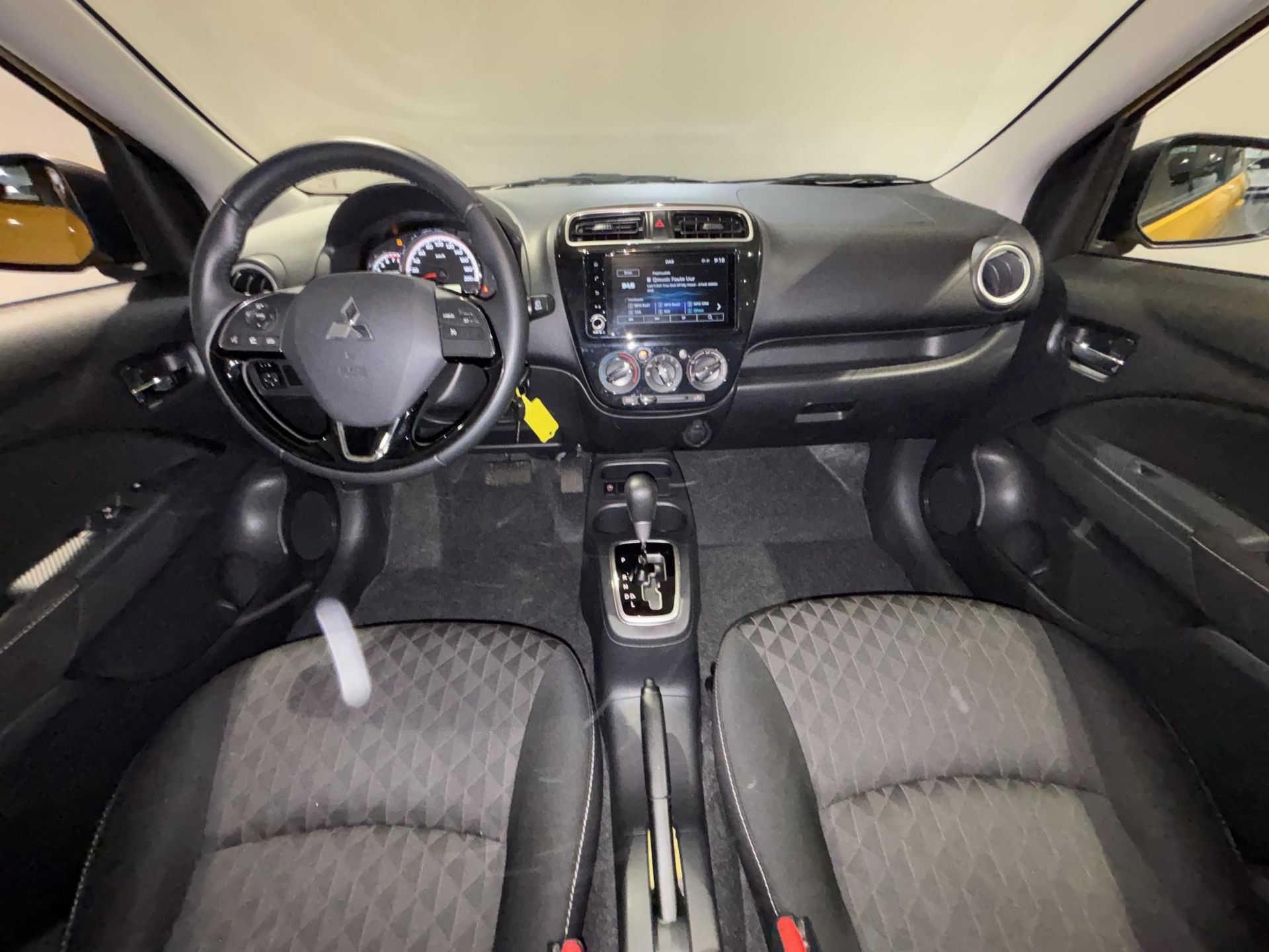 Mitsubishi SpaceStar met kenteken K-835-XD – interieur