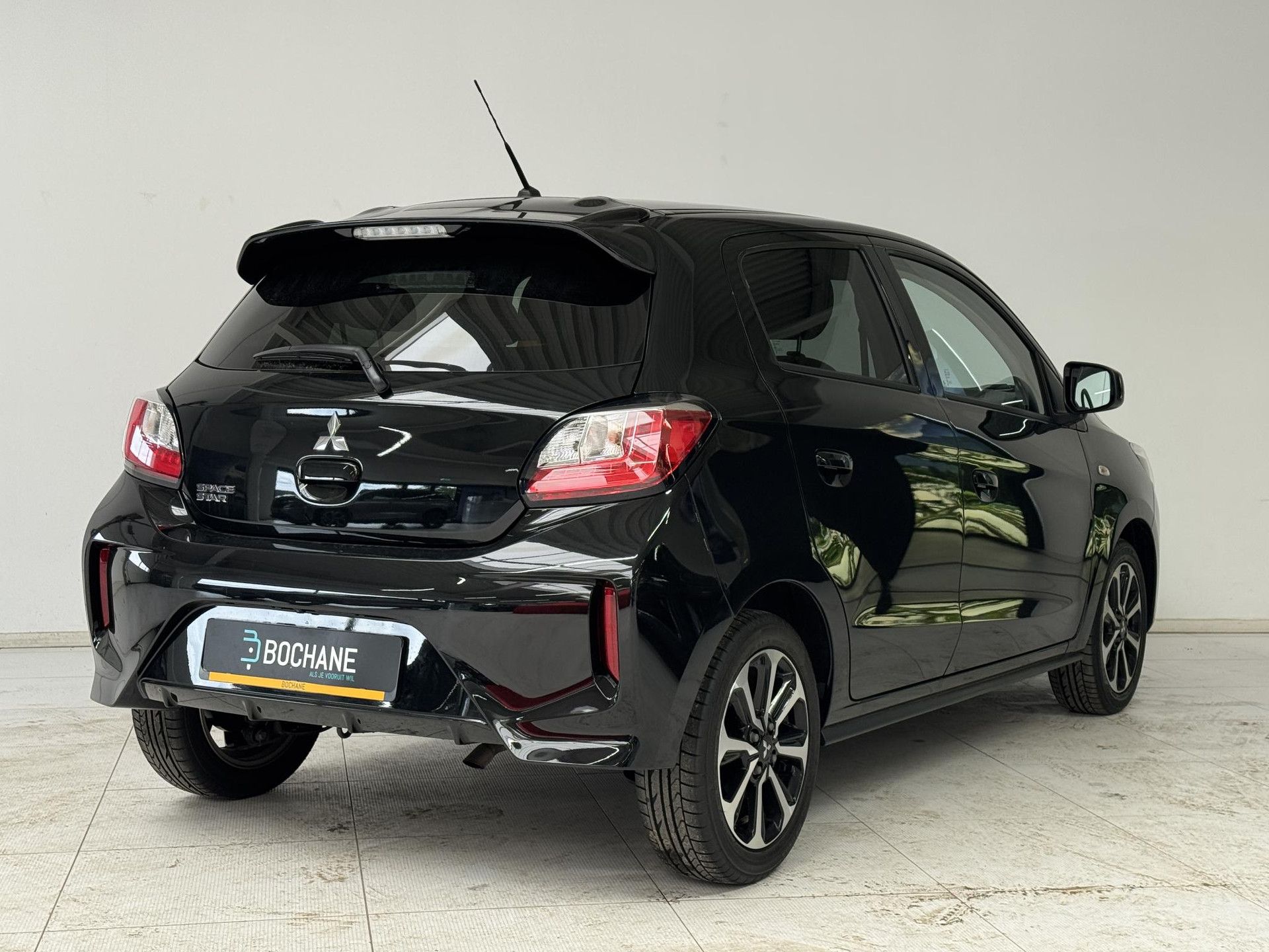 Mitsubishi SpaceStar met kenteken KNL-99-R – achteraanzicht