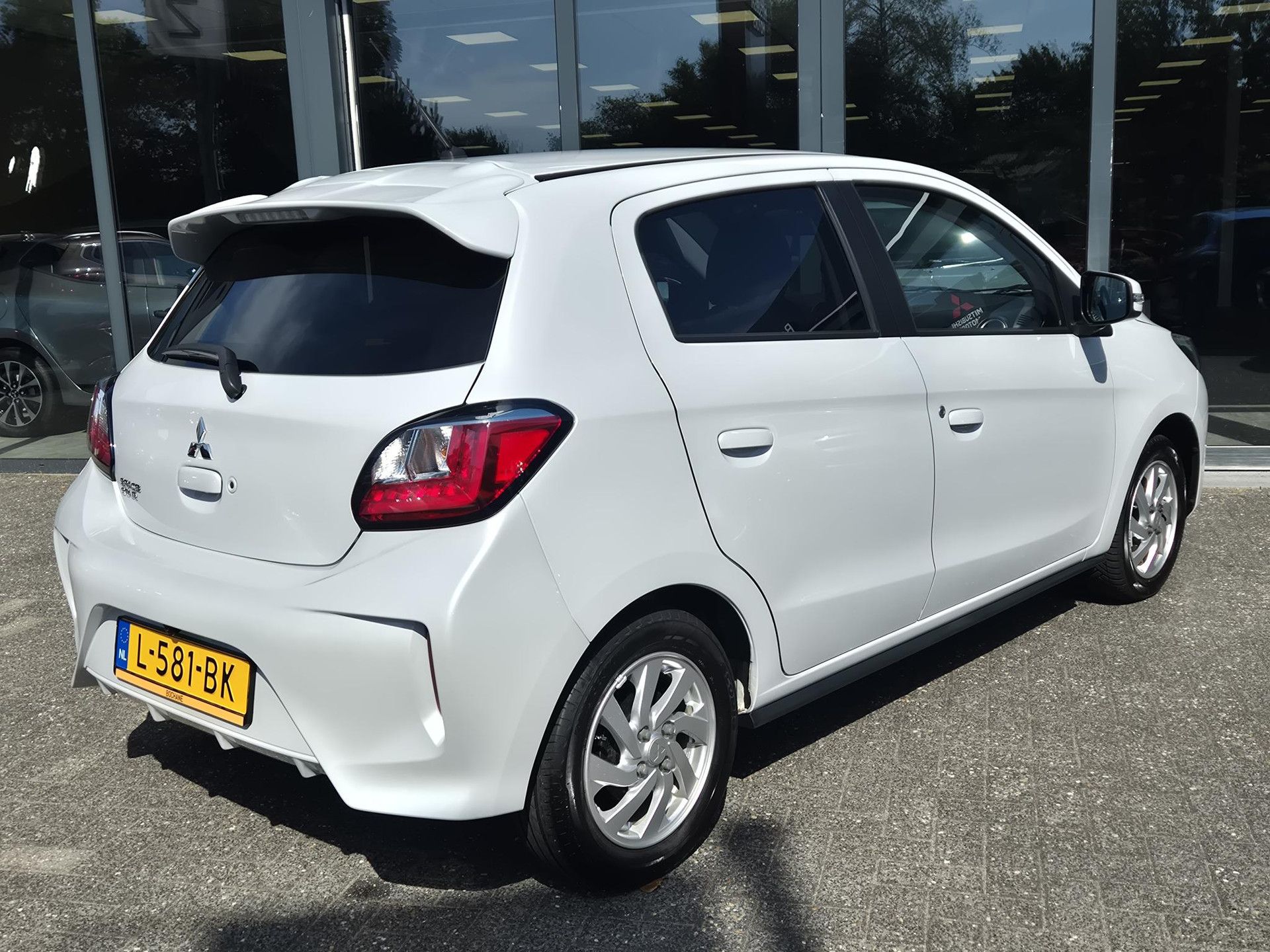 Mitsubishi SpaceStar met kenteken L-581-BK – achteraanzicht