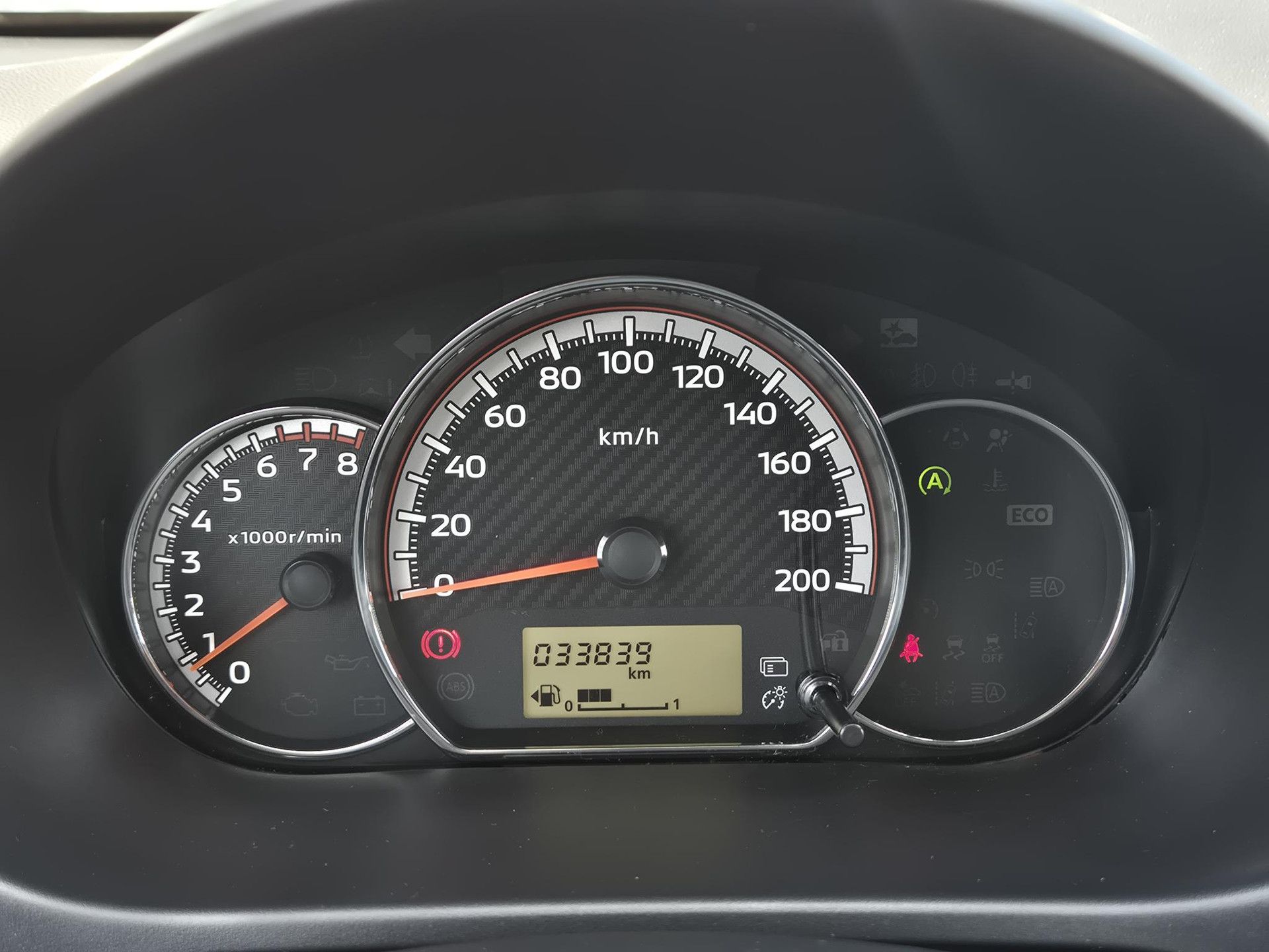 Mitsubishi SpaceStar met kenteken L-581-BK – dashboard