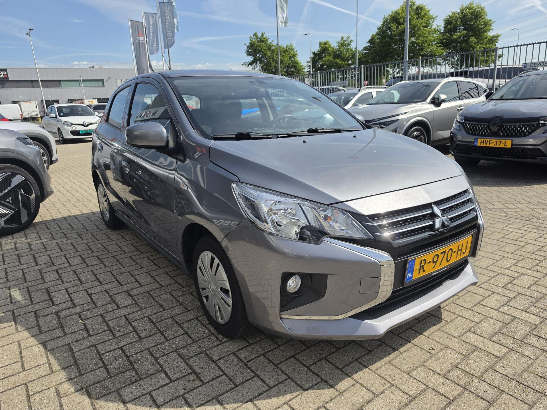 Mitsubishi SpaceStar met kenteken R-970-HJ – detailfoto