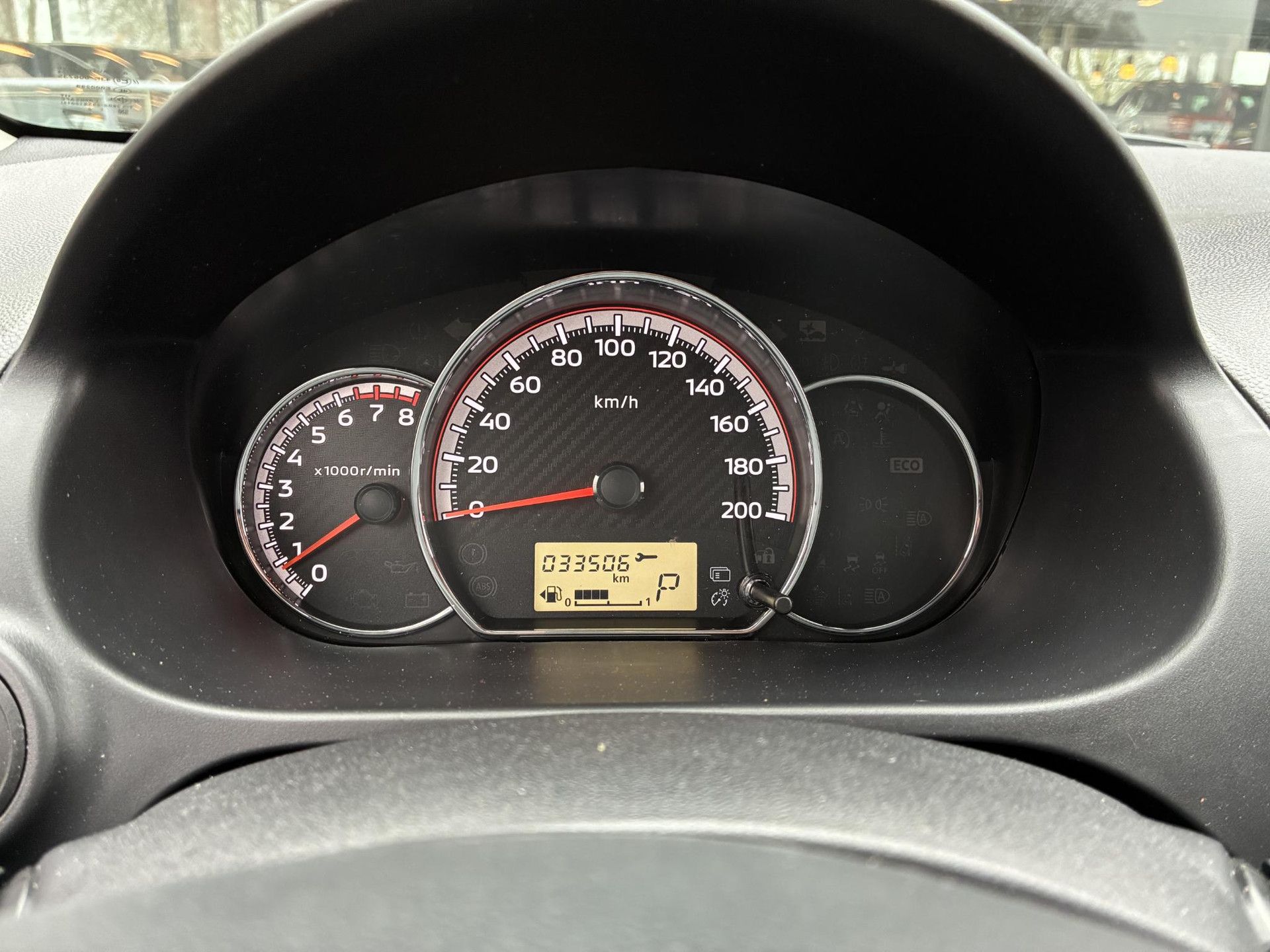 Mitsubishi SpaceStar met kenteken X-327-XR – dashboard