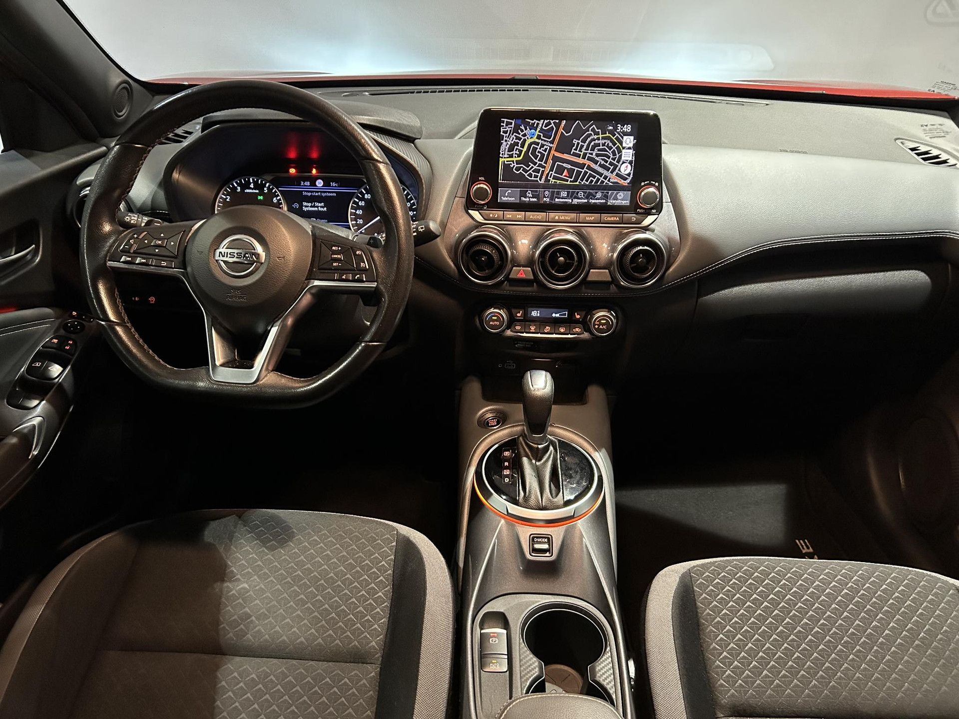Nissan Juke met kenteken J-849-XN – interieur