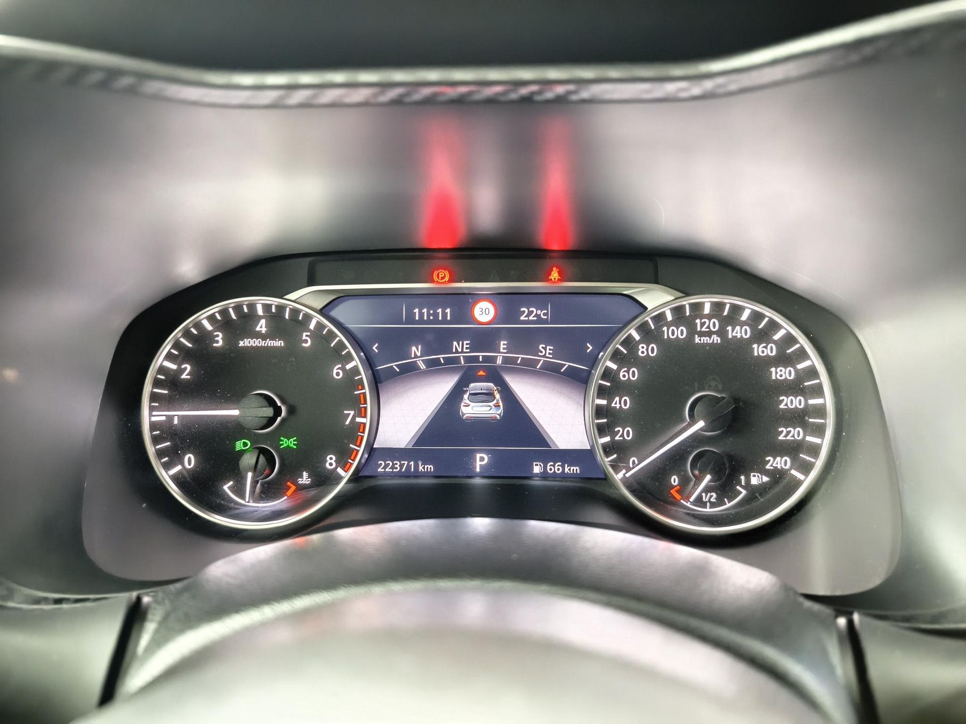 Nissan Juke met kenteken KFK-15-R – dashboard