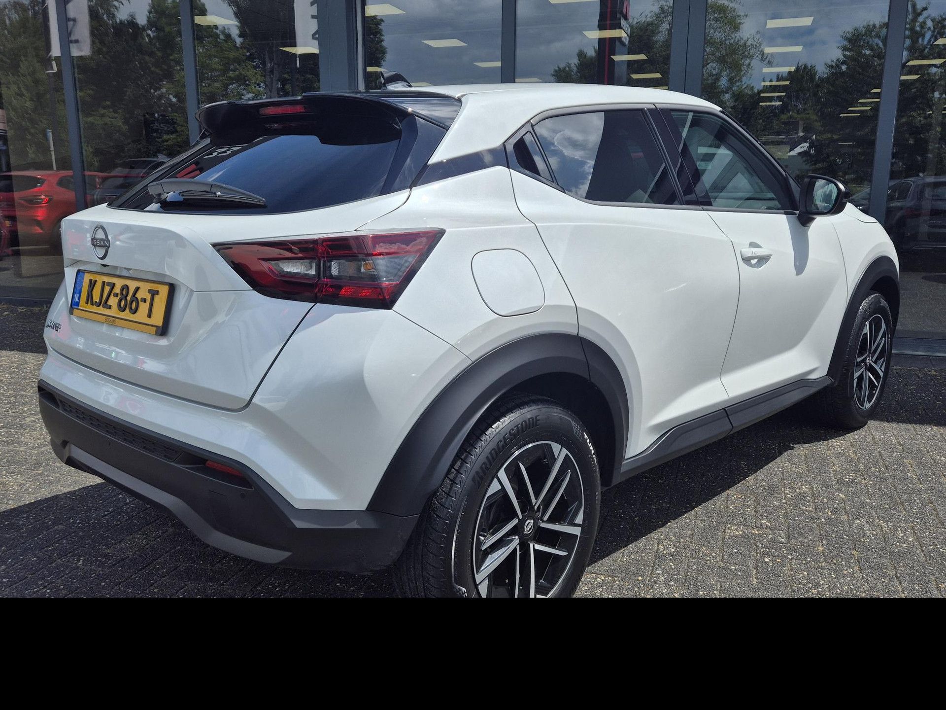 Nissan Juke met kenteken KJZ-86-T – achteraanzicht