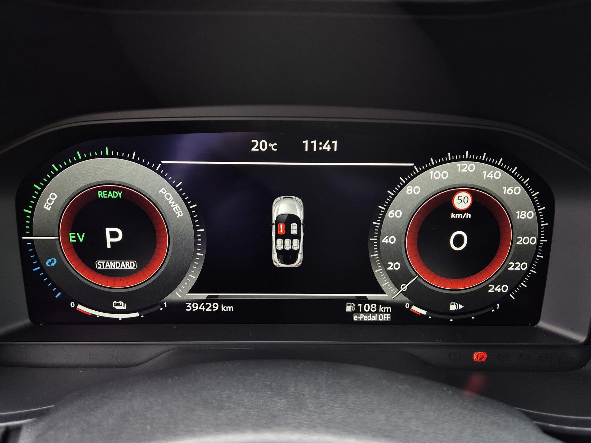 Nissan Juke met kenteken KKR-36-K – dashboard