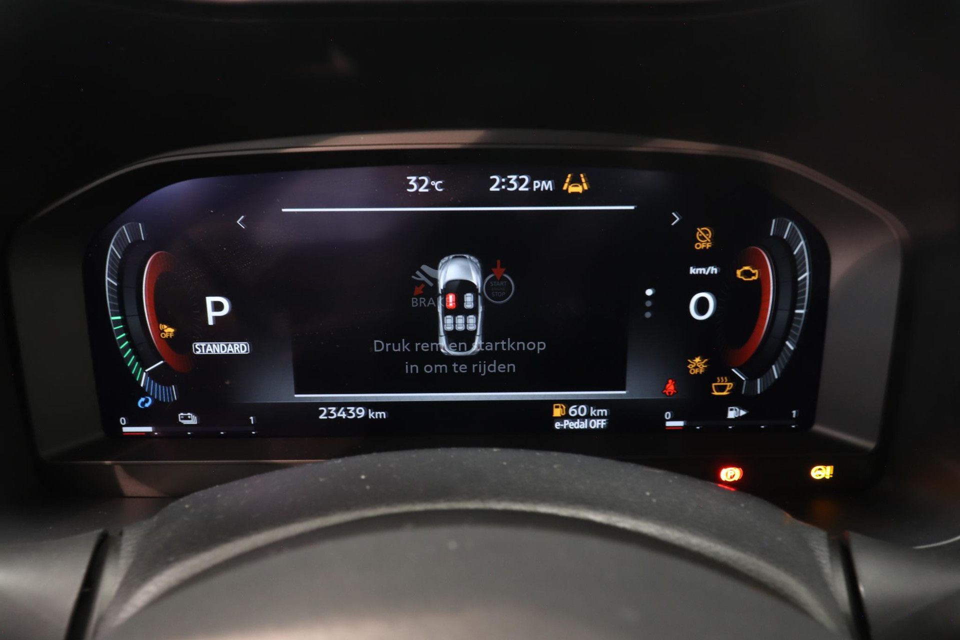 Nissan Juke met kenteken KLL-72-R – dashboard