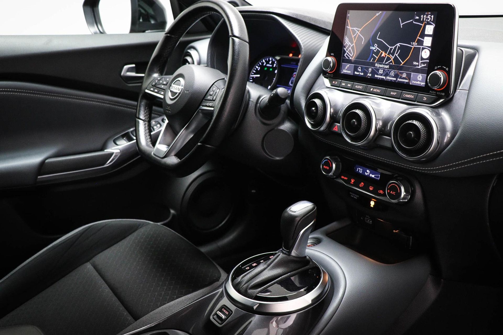 Nissan Juke met kenteken L-133-LL – interieur