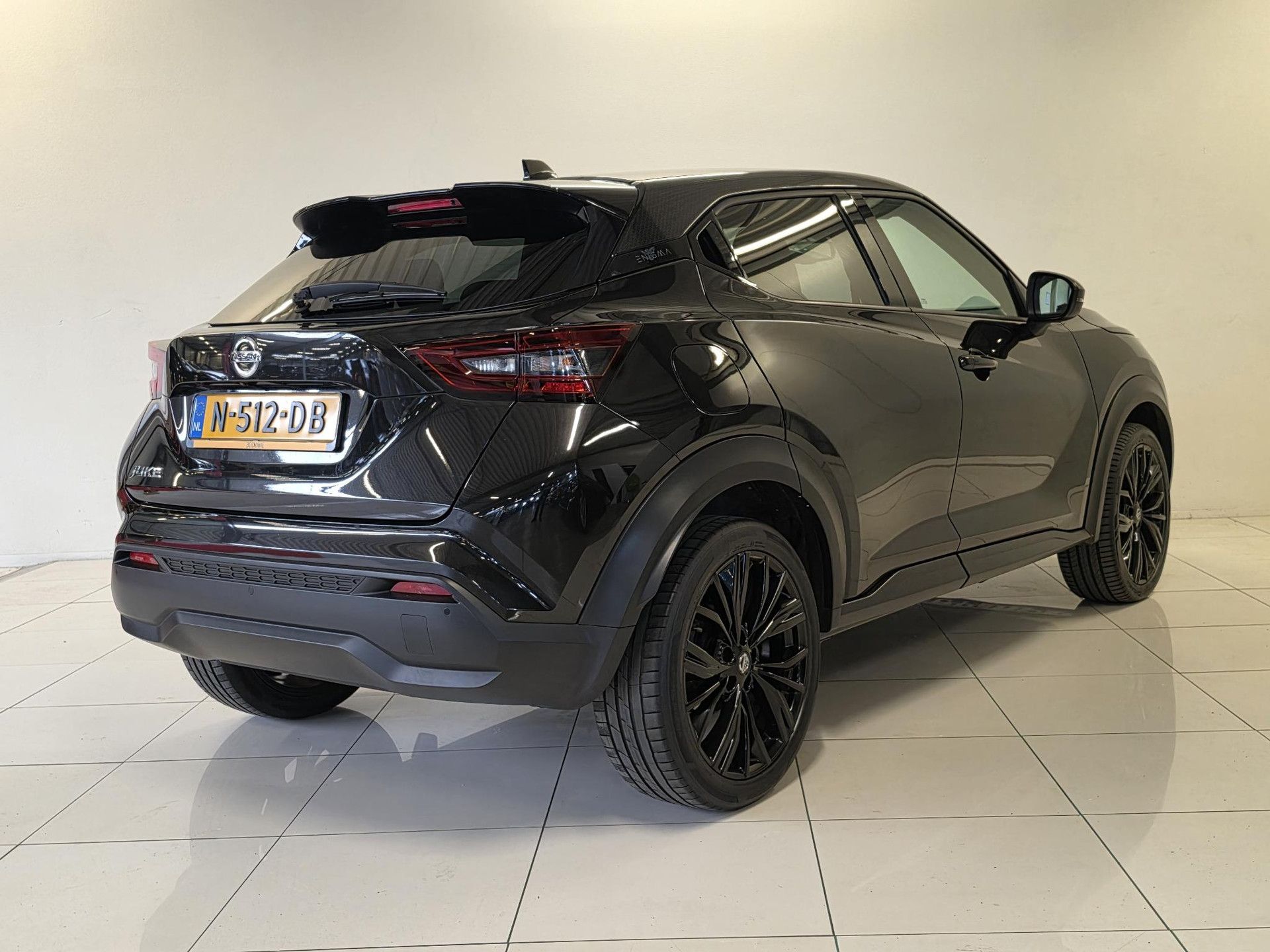 Nissan Juke met kenteken N-512-DB – achteraanzicht