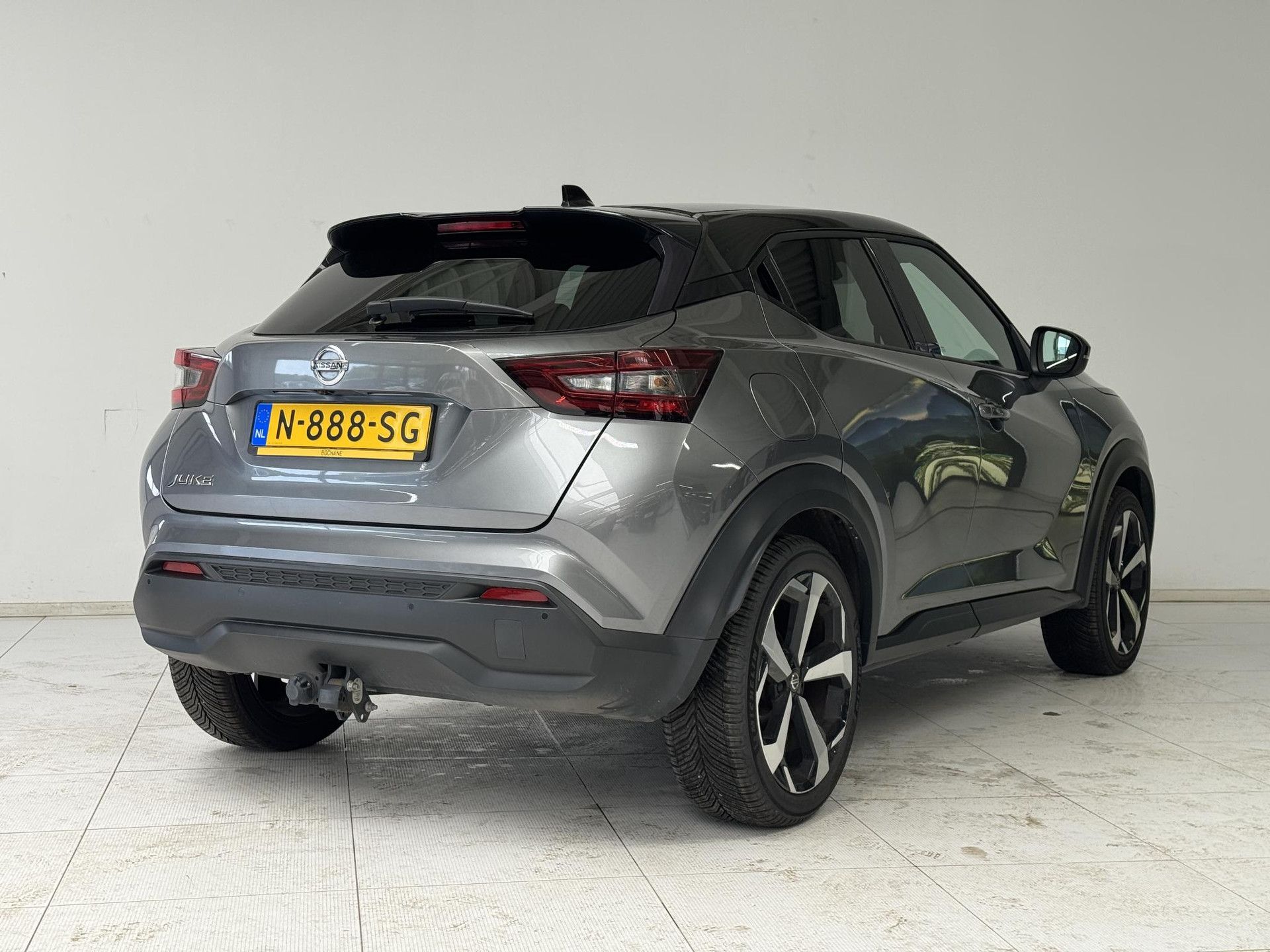 Nissan Juke met kenteken N-888-SG – achteraanzicht