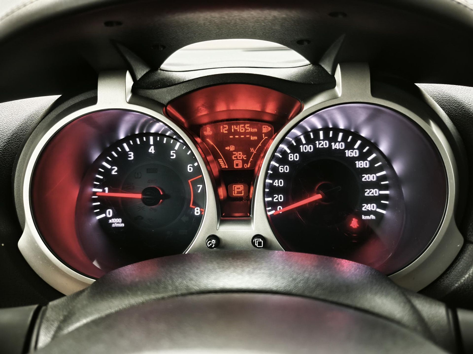 Nissan Juke met kenteken NL-274-F – dashboard