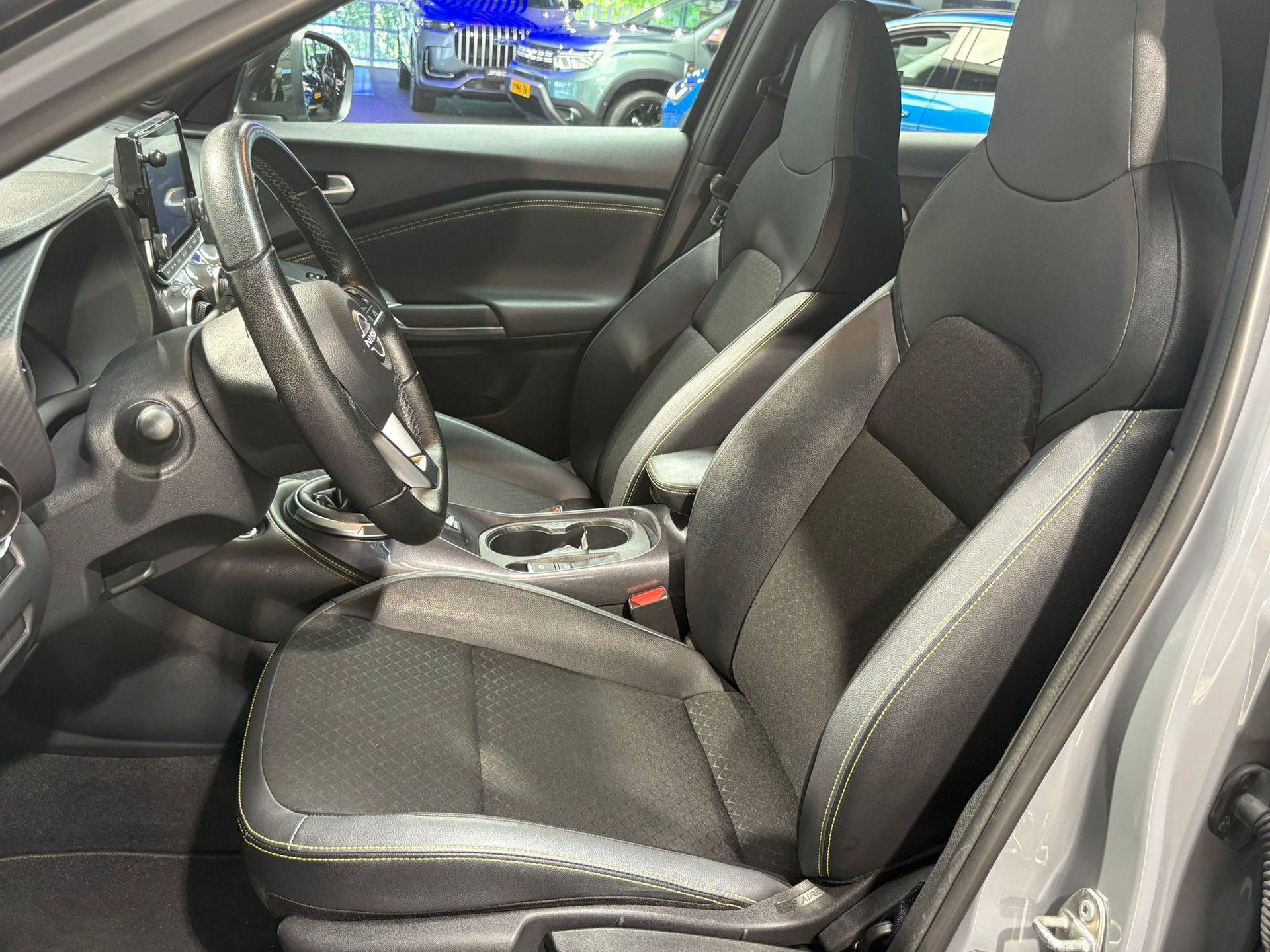 Nissan Juke met kenteken P-214-XV – detailfoto