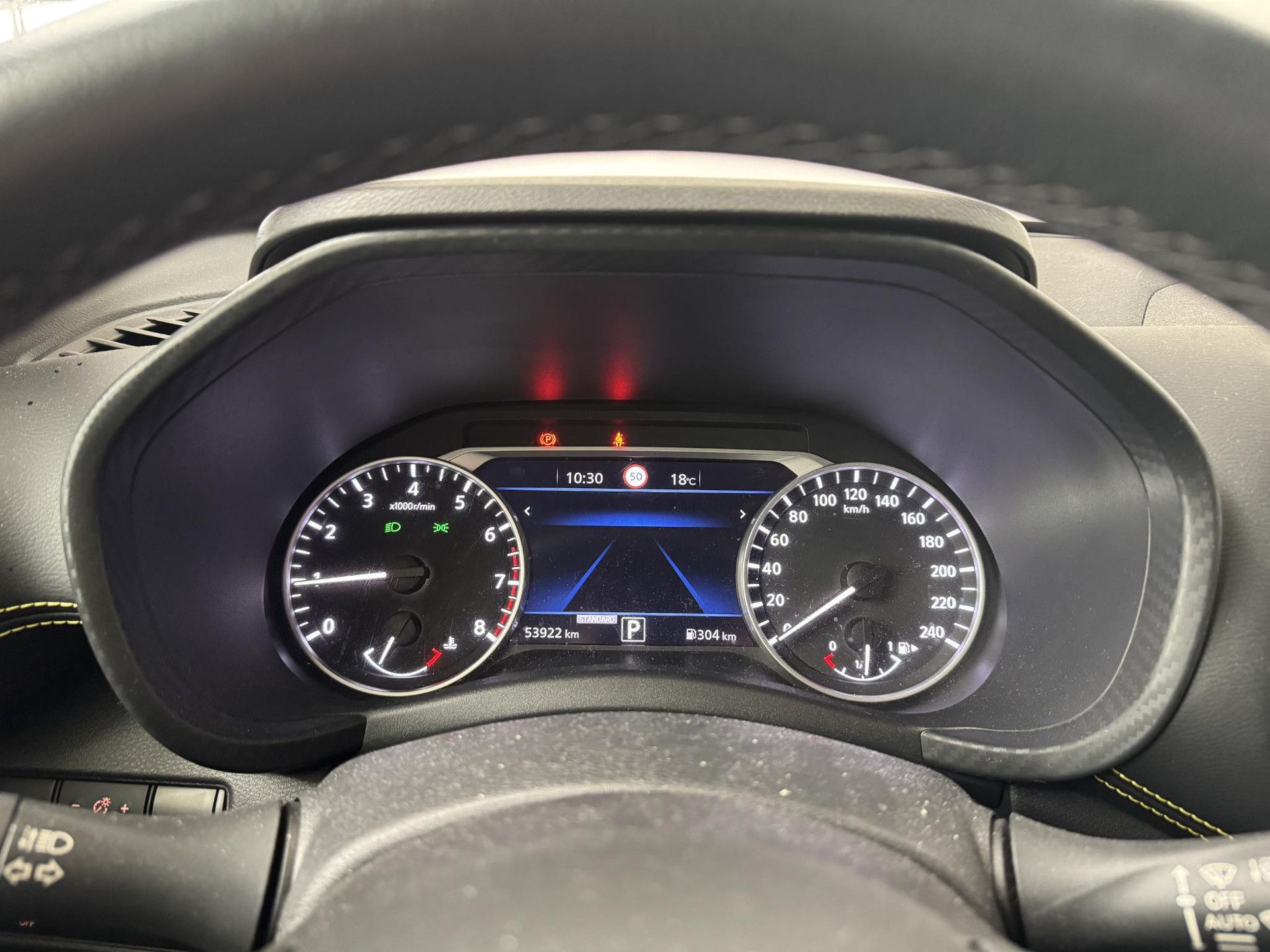 Nissan Juke met kenteken R-208-FX – dashboard