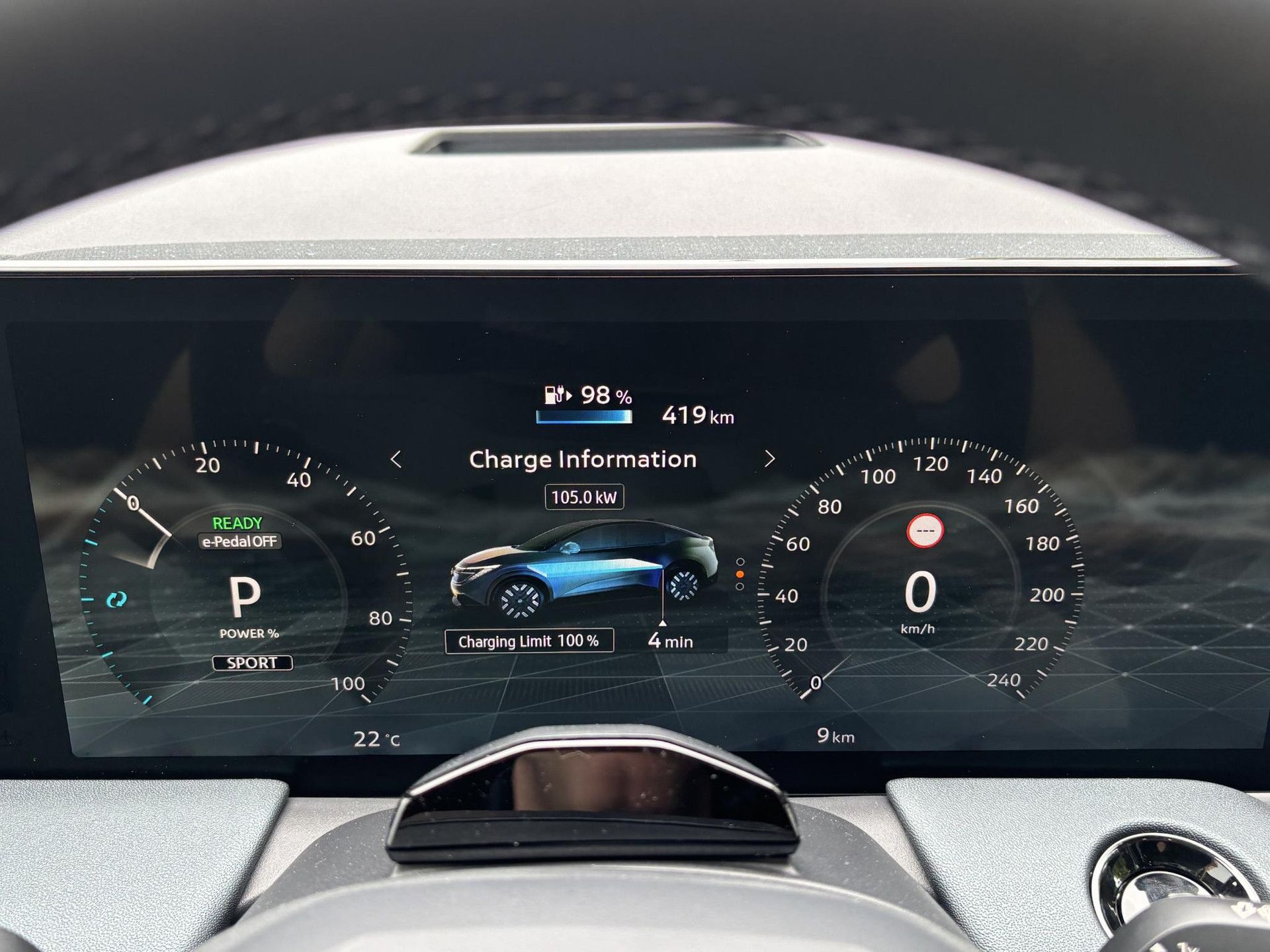 Nissan Leaf met kenteken KLT-65-S – dashboard