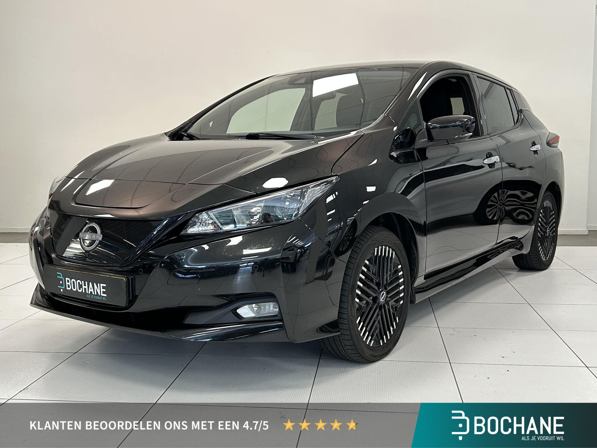 Nissan Leaf met kenteken R-322-XS – vooraanzicht