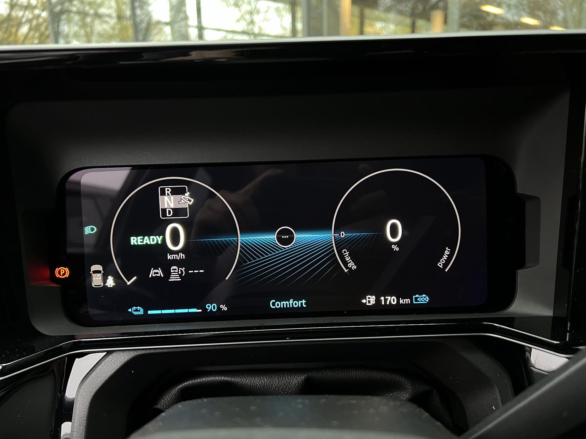 Nissan Micra met kenteken JLX-95-D – dashboard