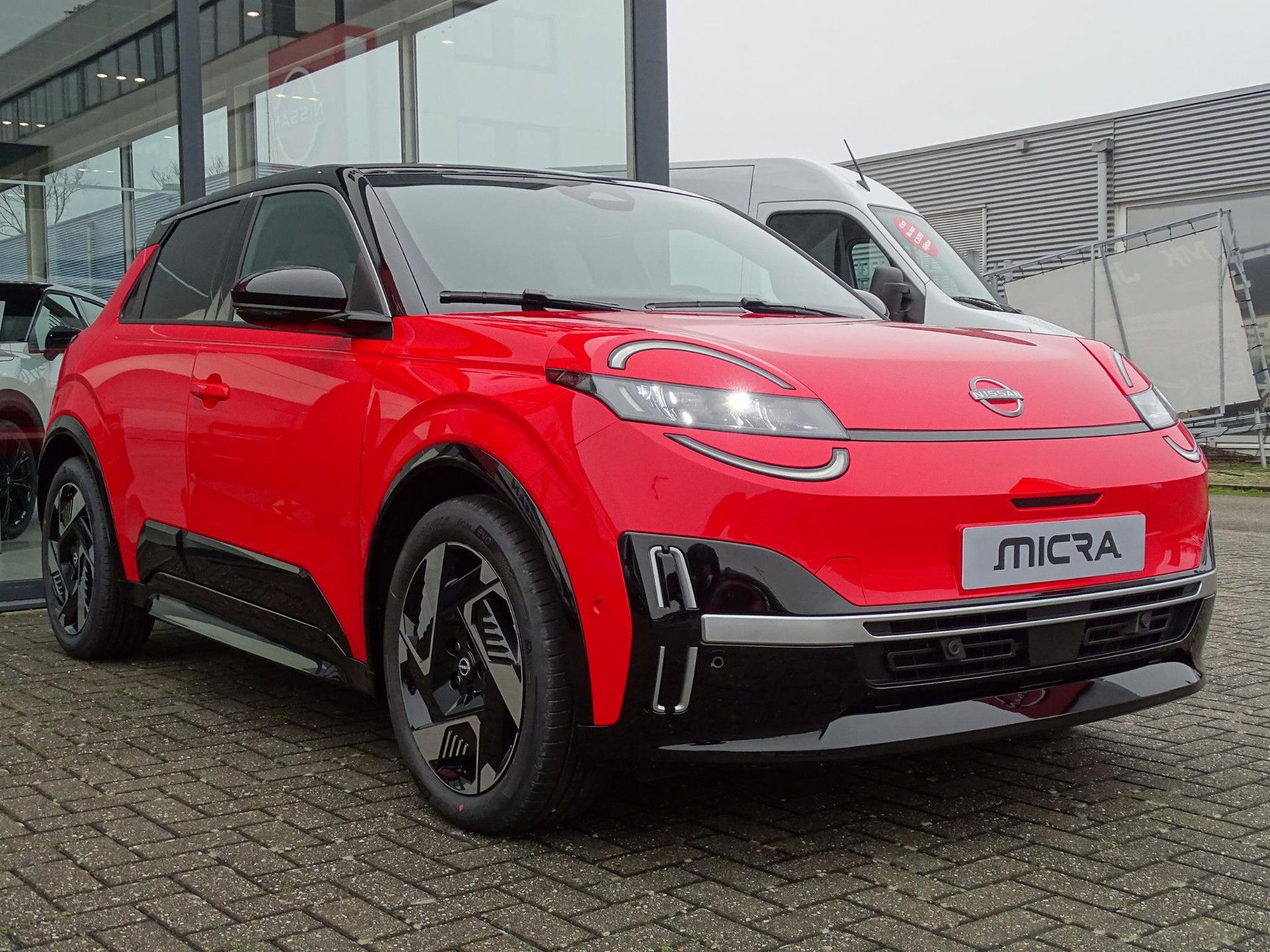 Nissan Micra met kenteken KLT-68-S – interieur
