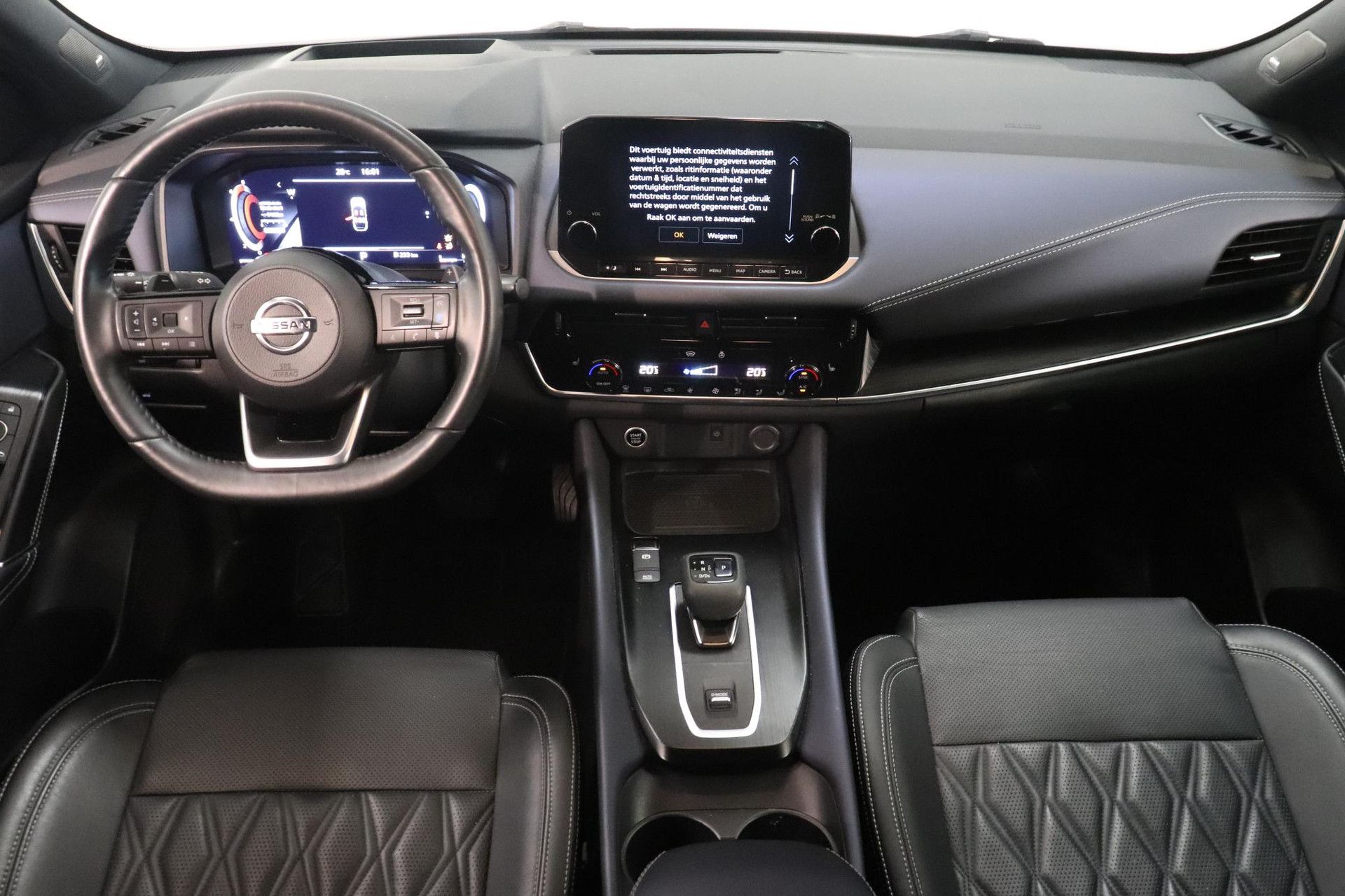 Nissan QASHQAI met kenteken HZT-33-N – interieur