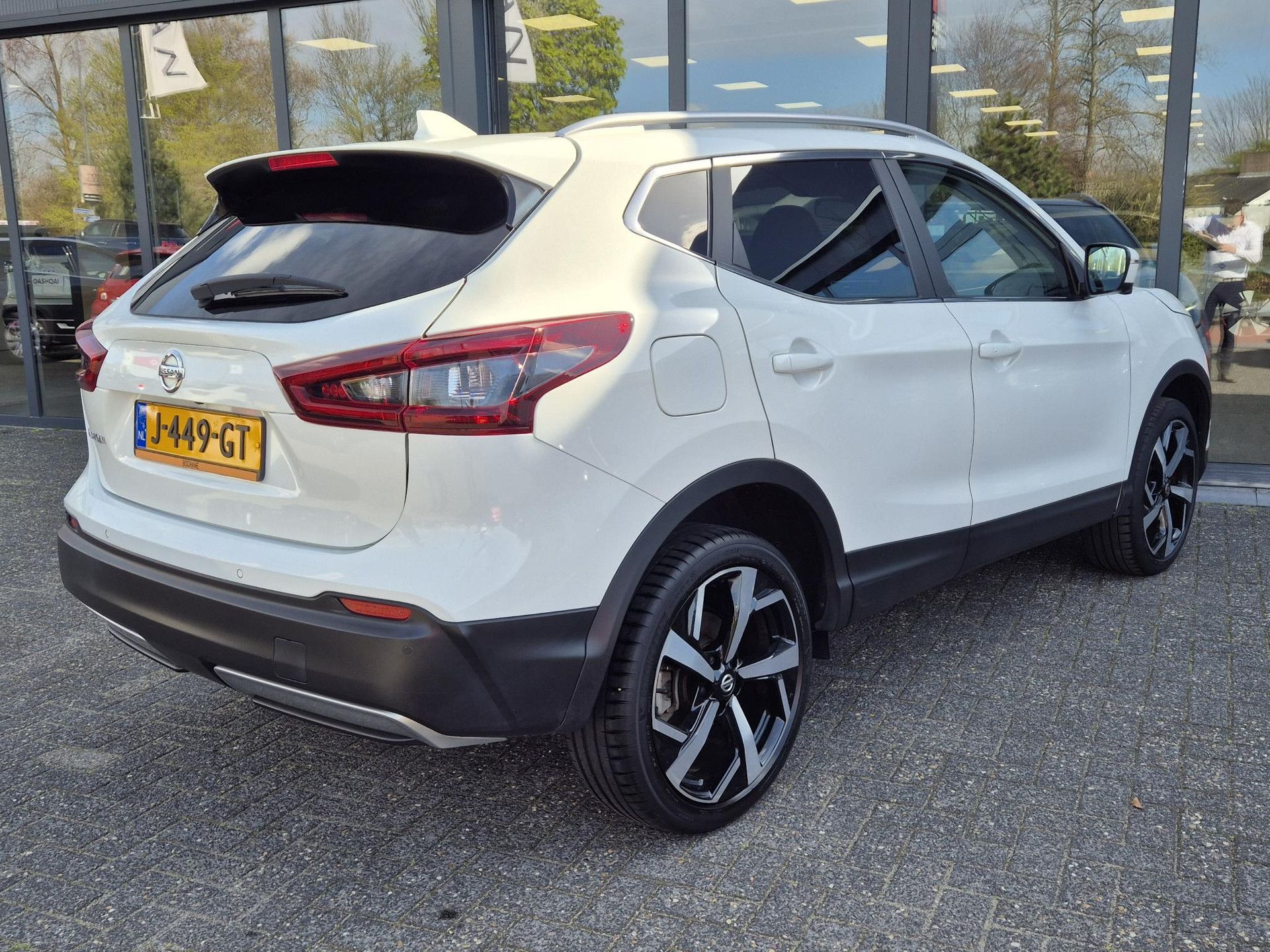 Nissan QASHQAI met kenteken J-449-GT – achteraanzicht