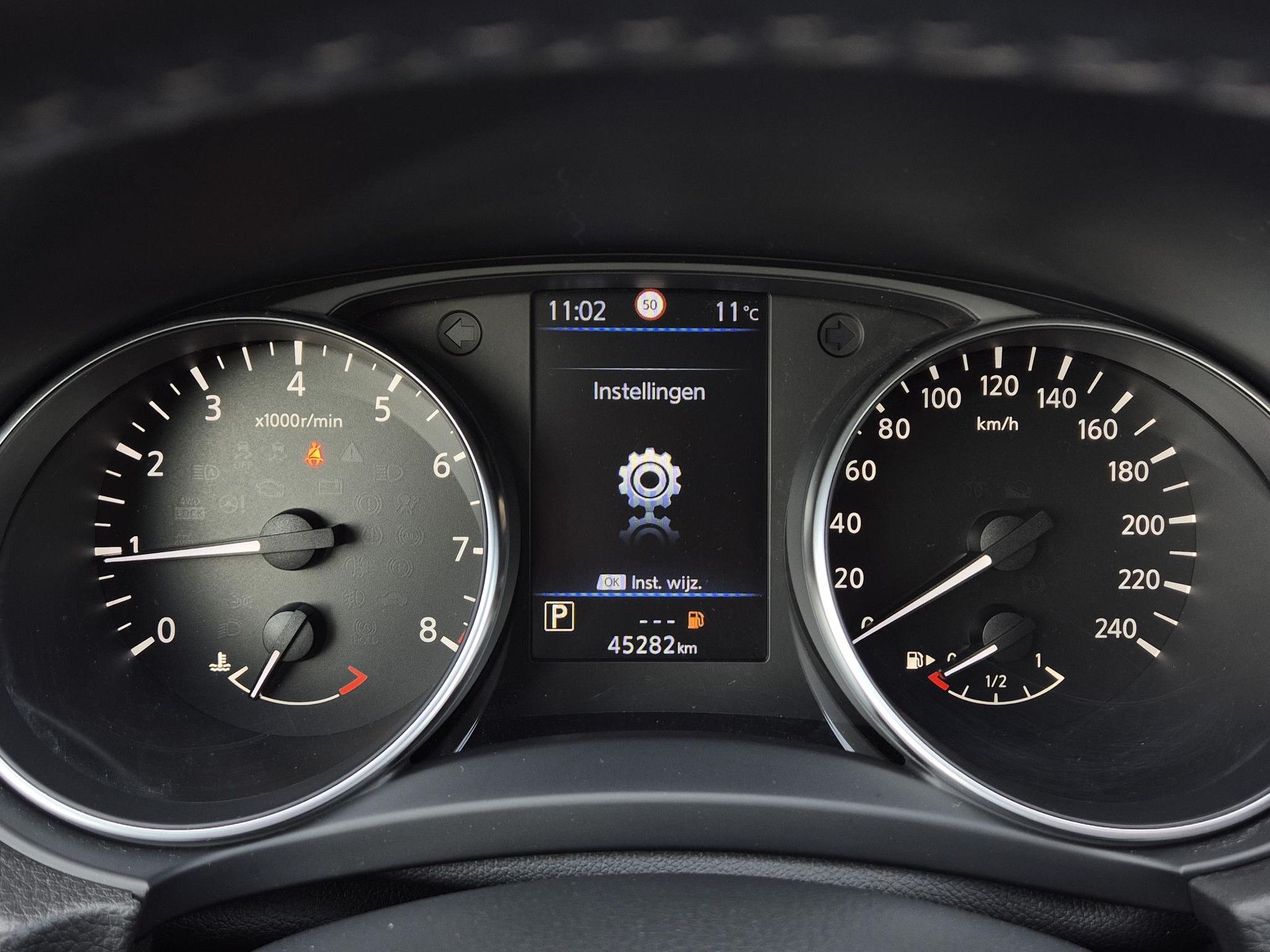 Nissan QASHQAI met kenteken J-449-GT – dashboard
