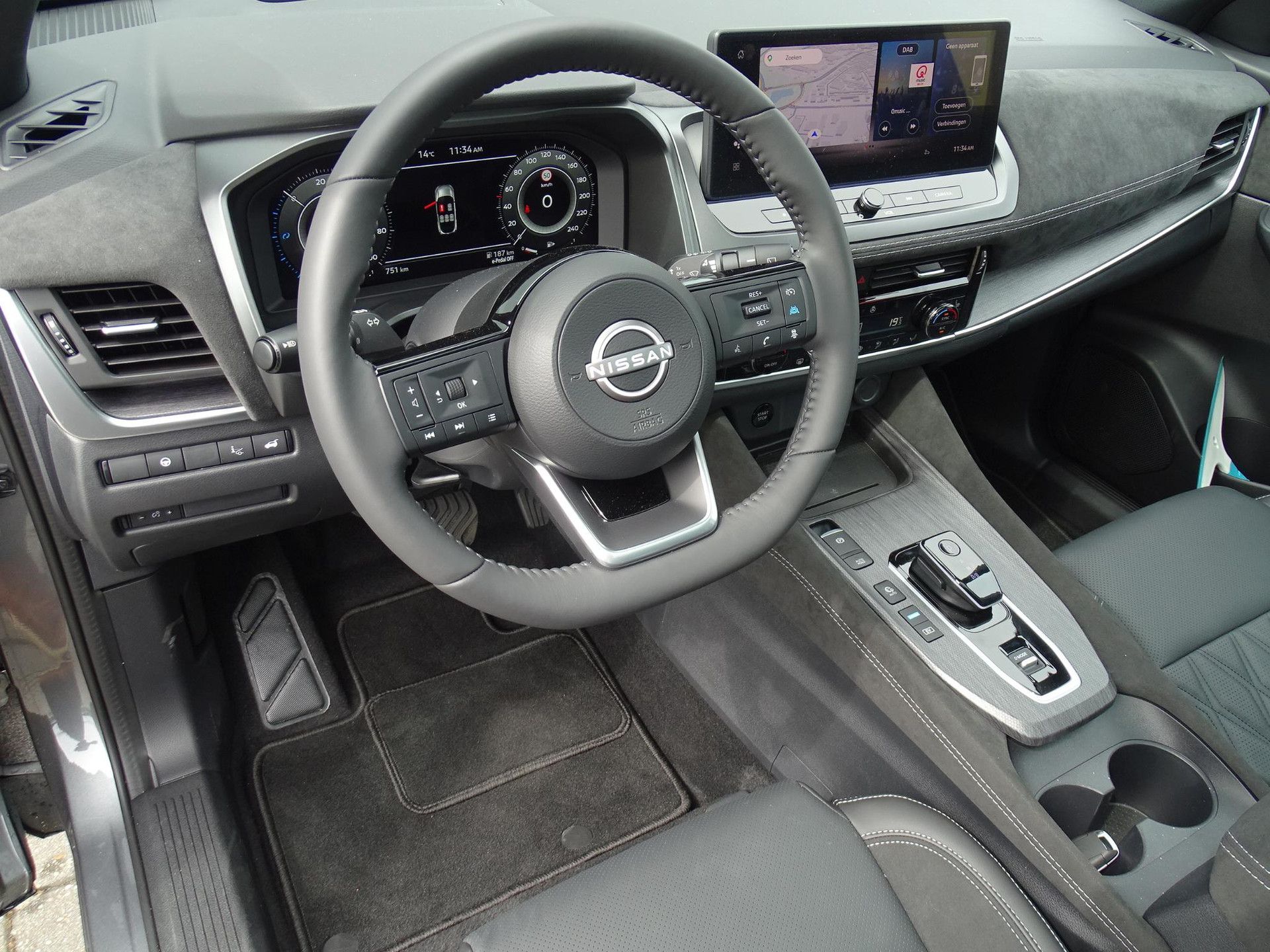 Nissan QASHQAI met kenteken KGX-25-P – dashboard