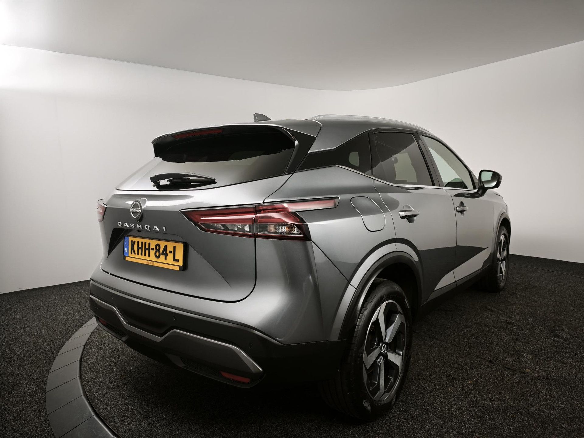 Nissan QASHQAI met kenteken KHH-84-L – achteraanzicht
