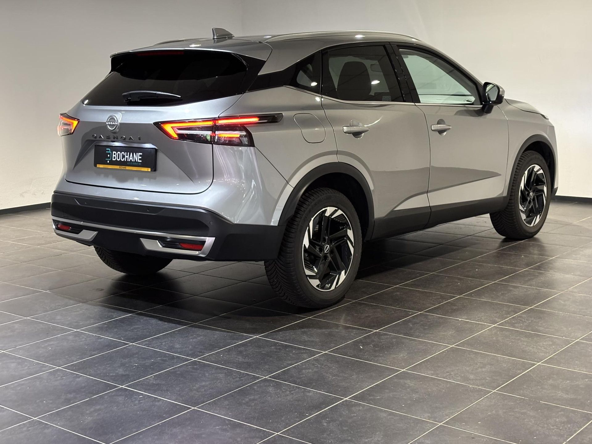 Nissan QASHQAI met kenteken KHV-15-B – achteraanzicht