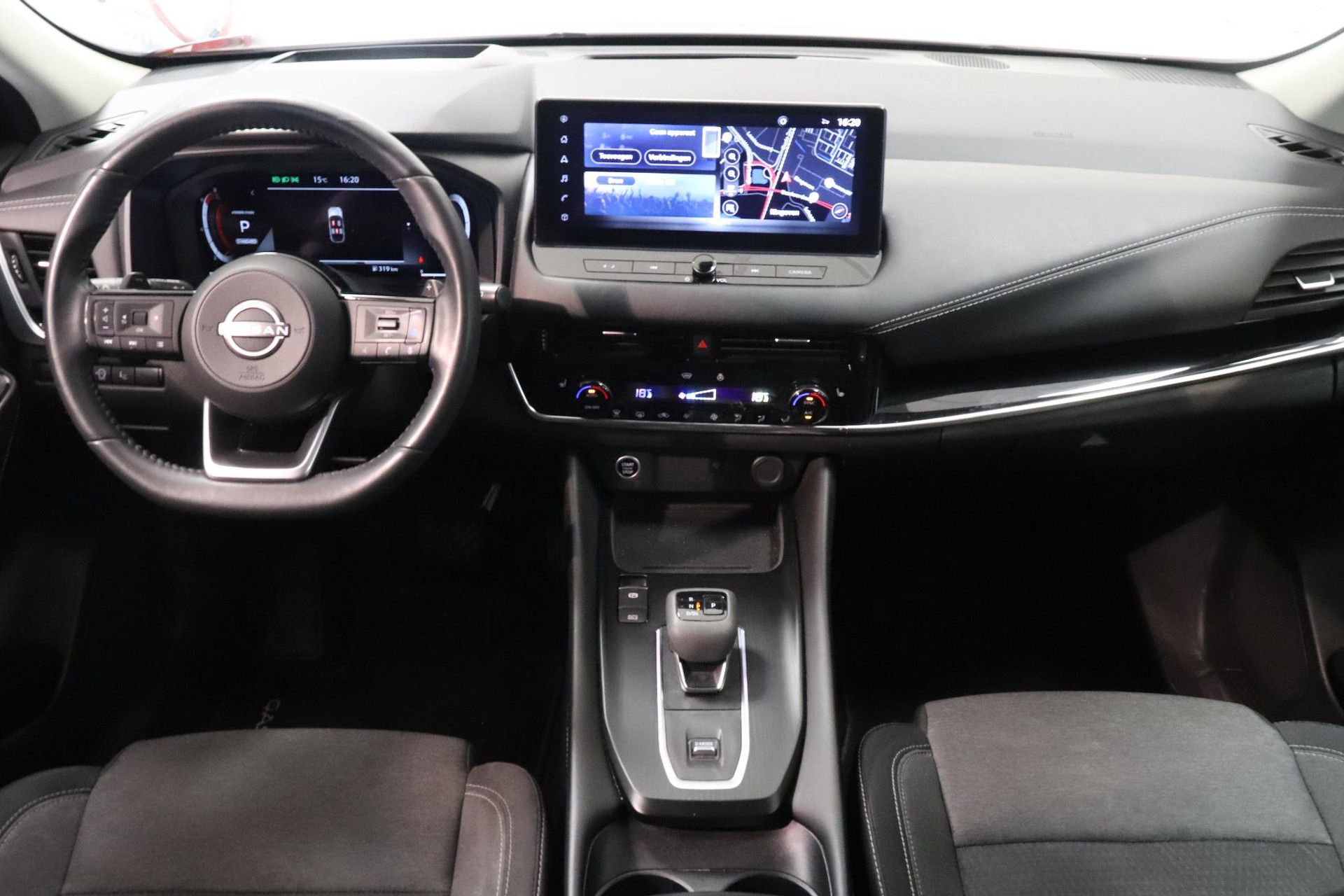 Nissan QASHQAI met kenteken KKB-21-G – interieur