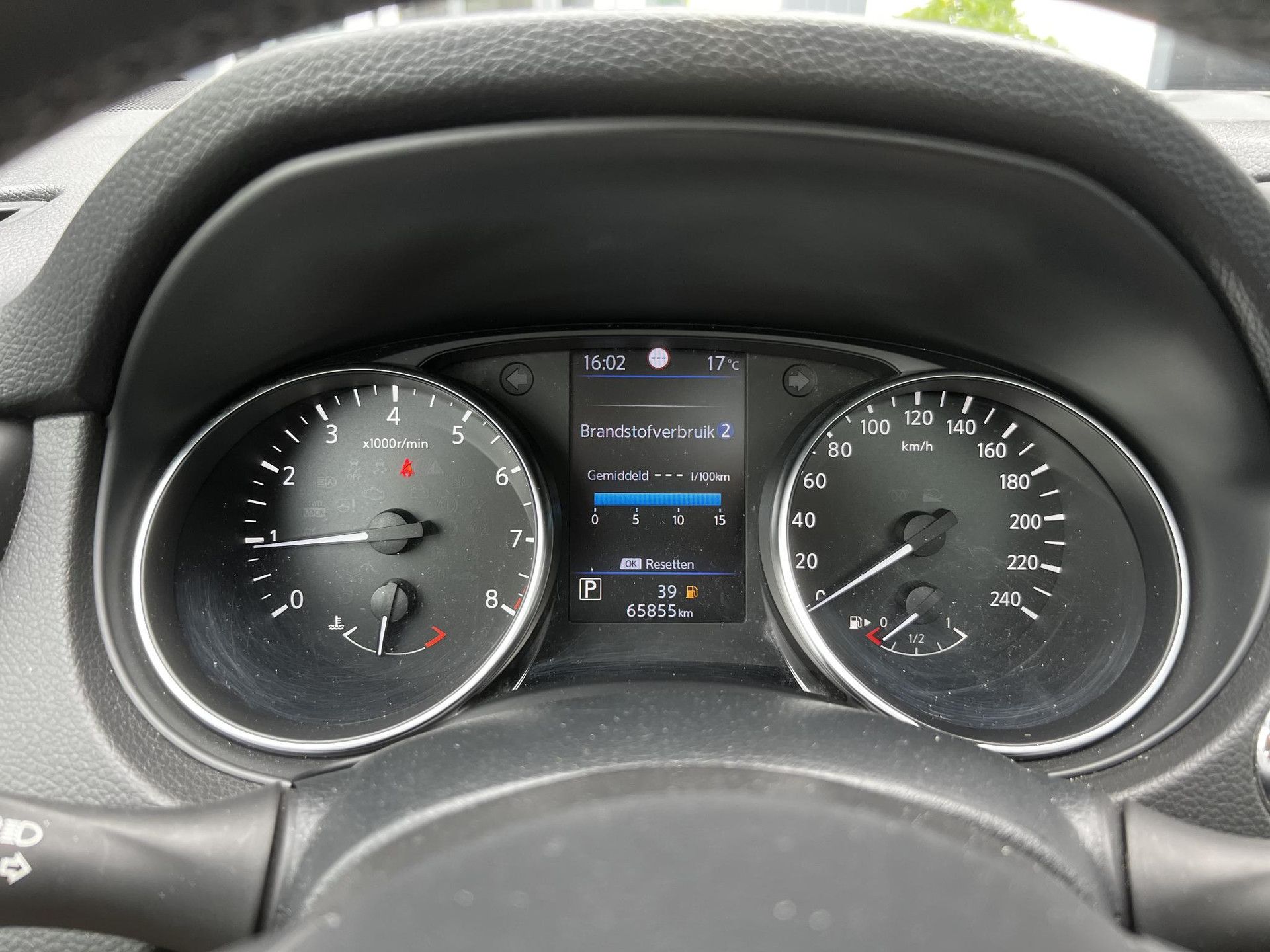 Nissan QASHQAI met kenteken KNJ-62-S – dashboard