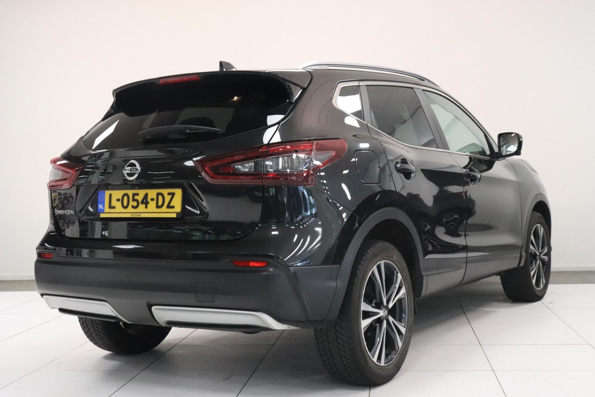 Nissan QASHQAI met kenteken L-054-DZ – achteraanzicht