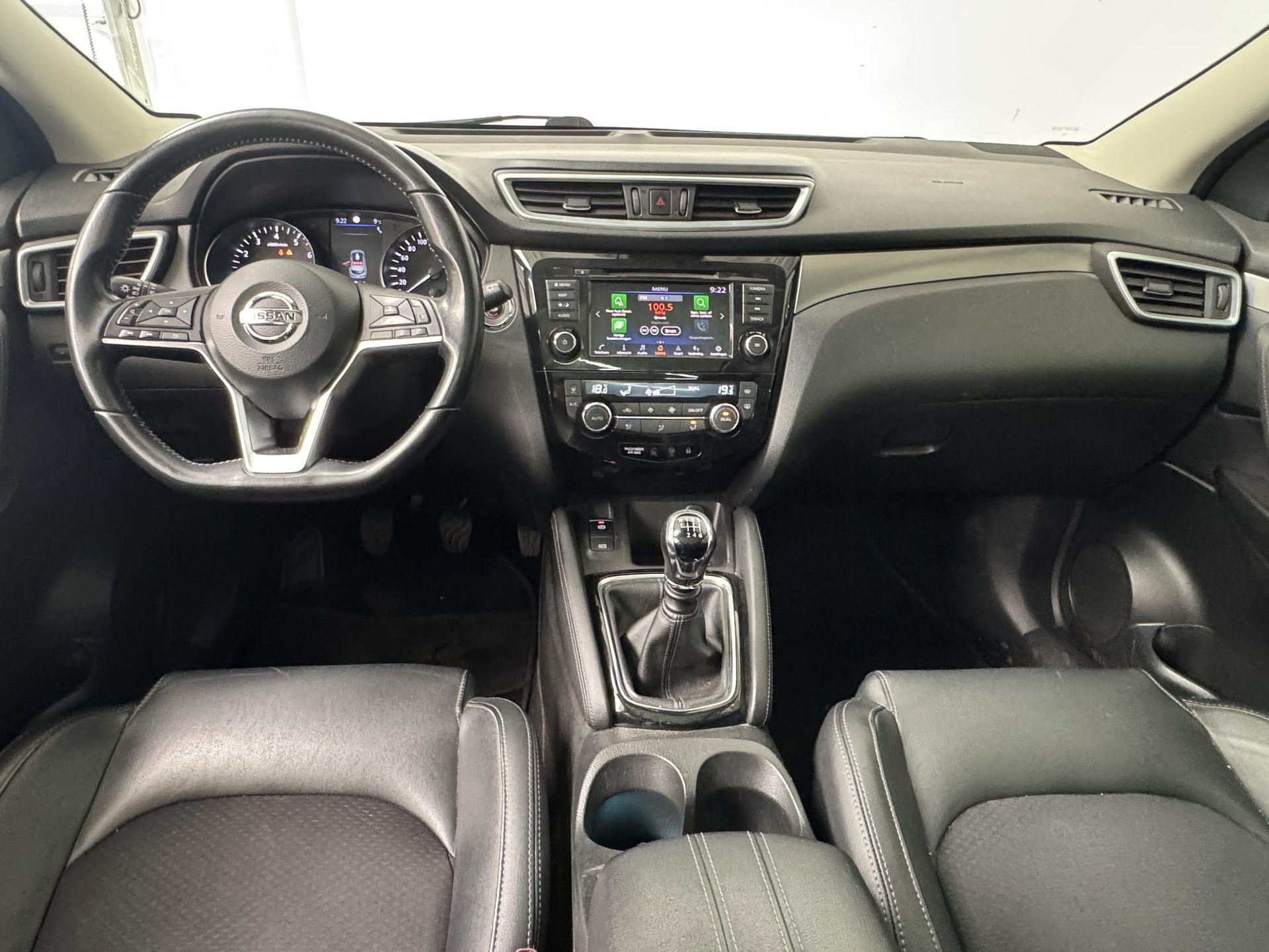 Nissan QASHQAI met kenteken N-784-JR – interieur