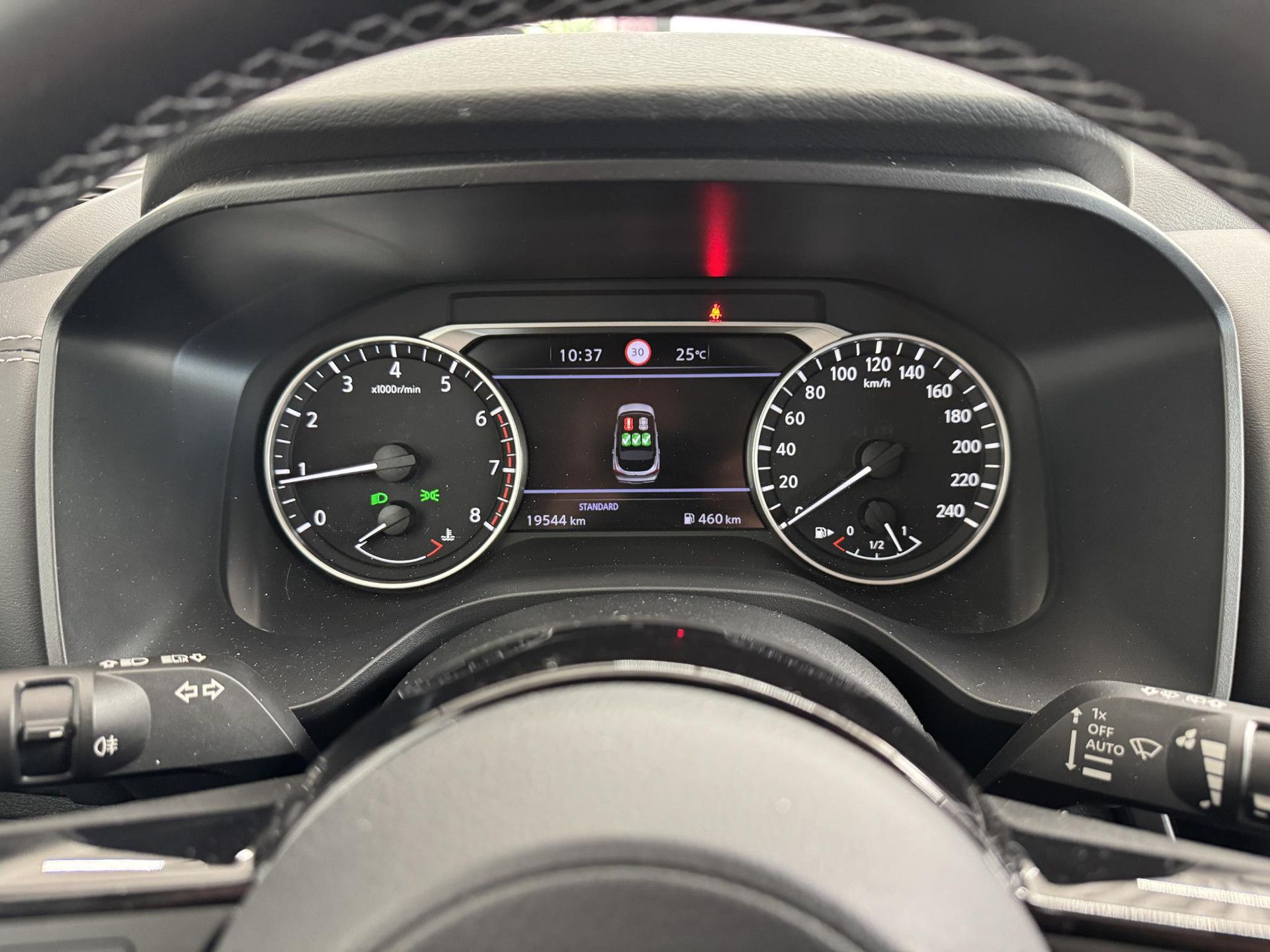 Nissan QASHQAI met kenteken P-951-LL – dashboard