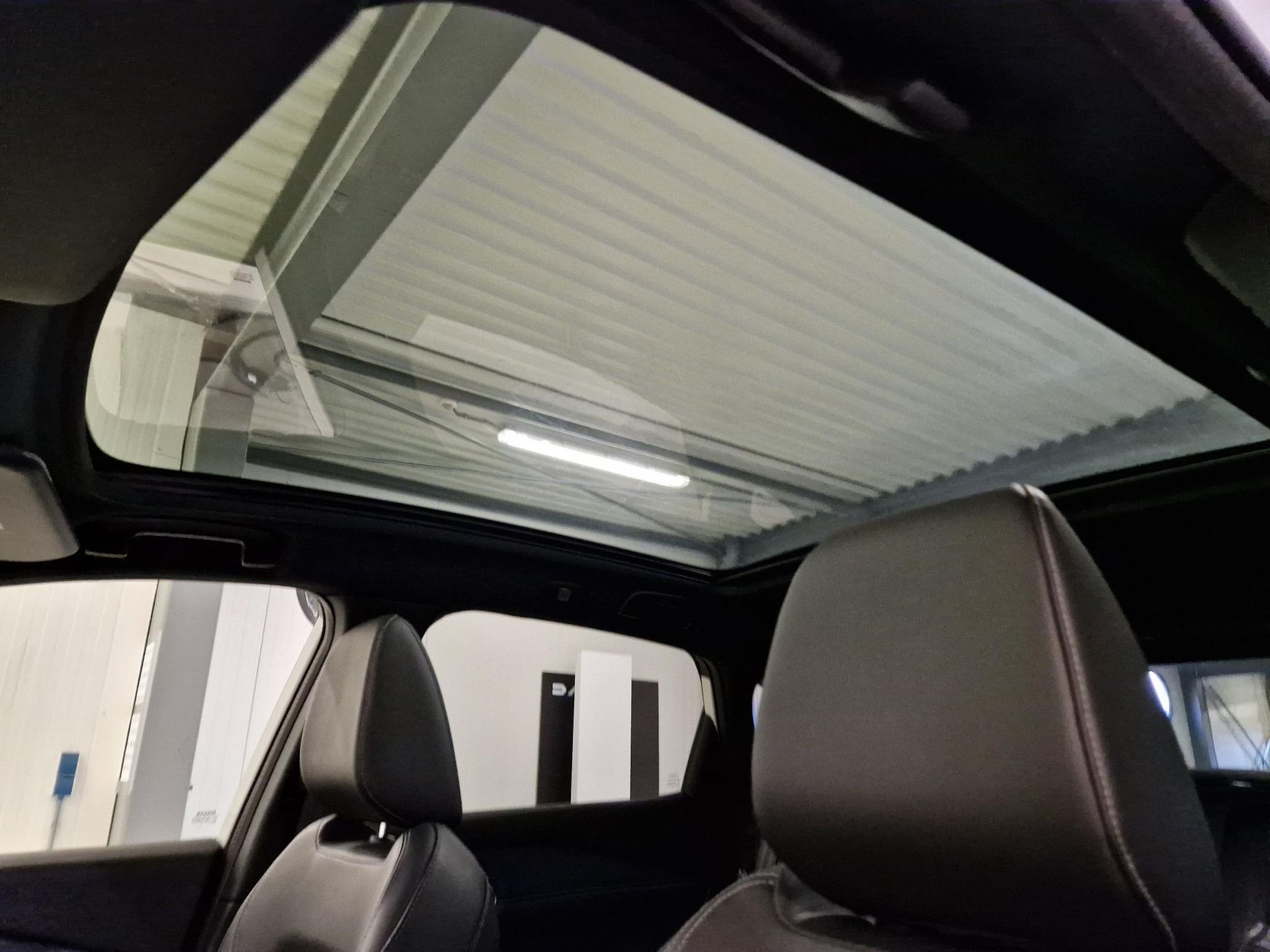 Nissan QASHQAI met kenteken R-364-TL – dashboard