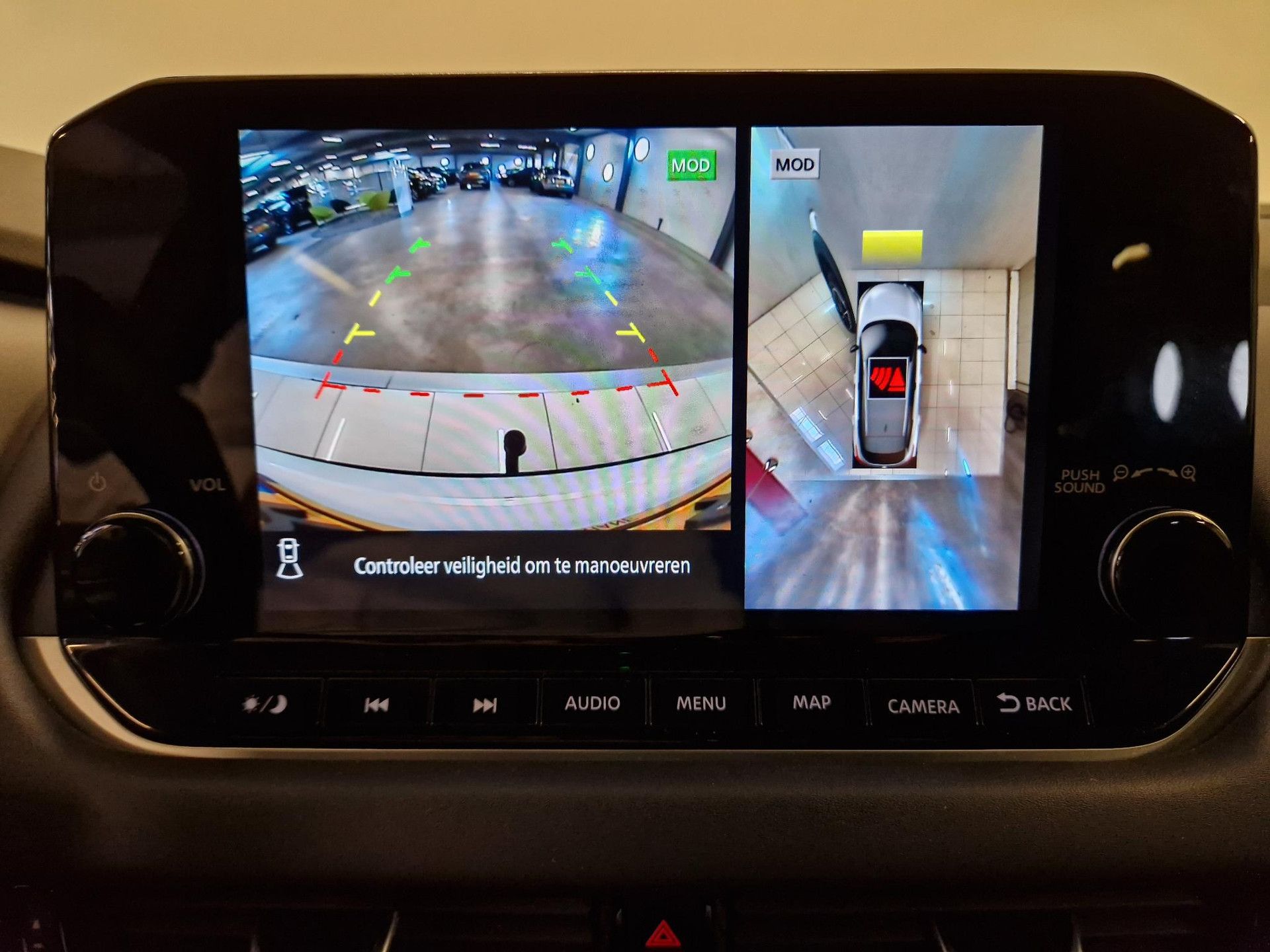 Nissan QASHQAI met kenteken R-364-TL – detailfoto