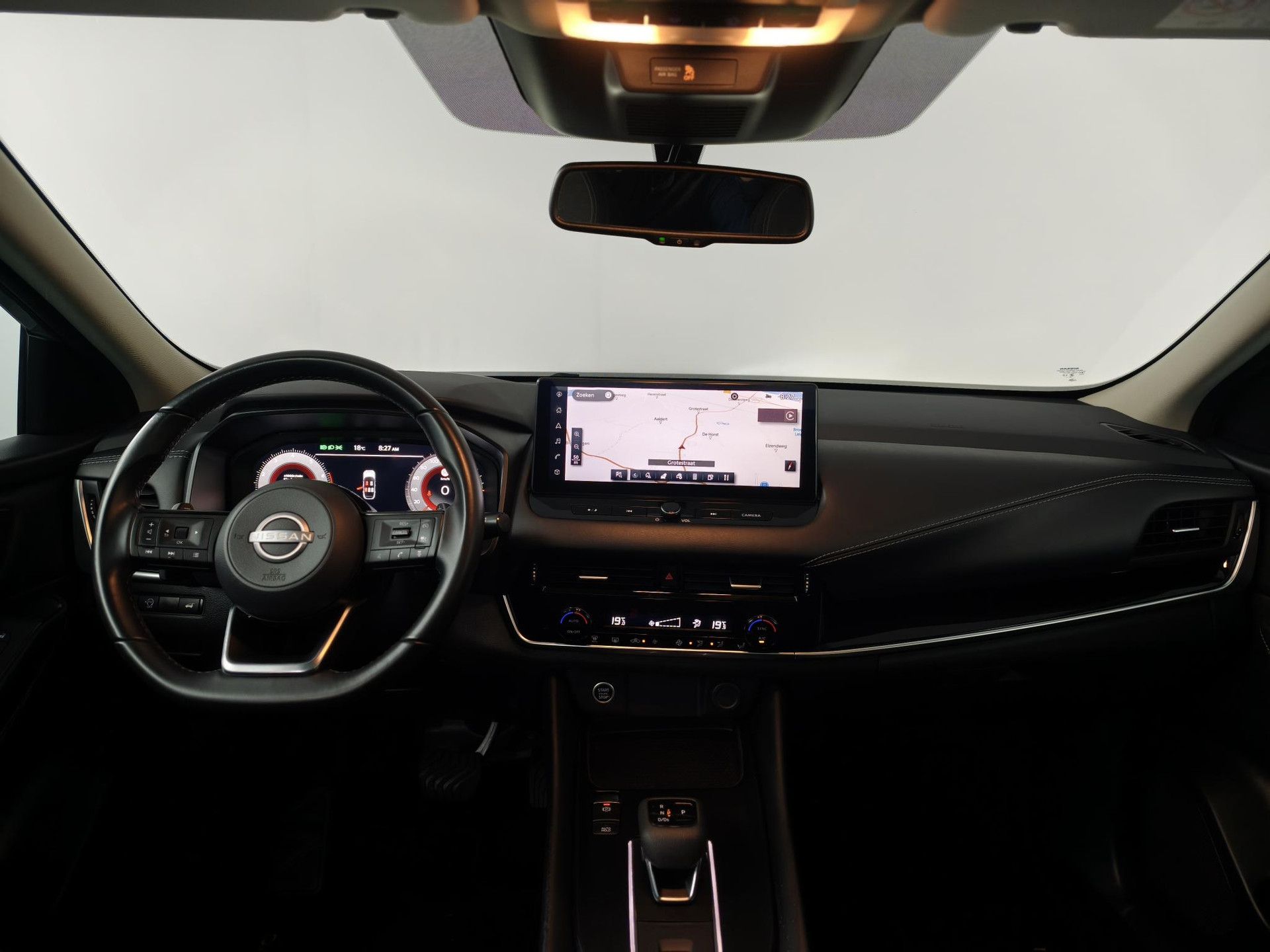 Nissan QASHQAI met kenteken S-212-KX – interieur