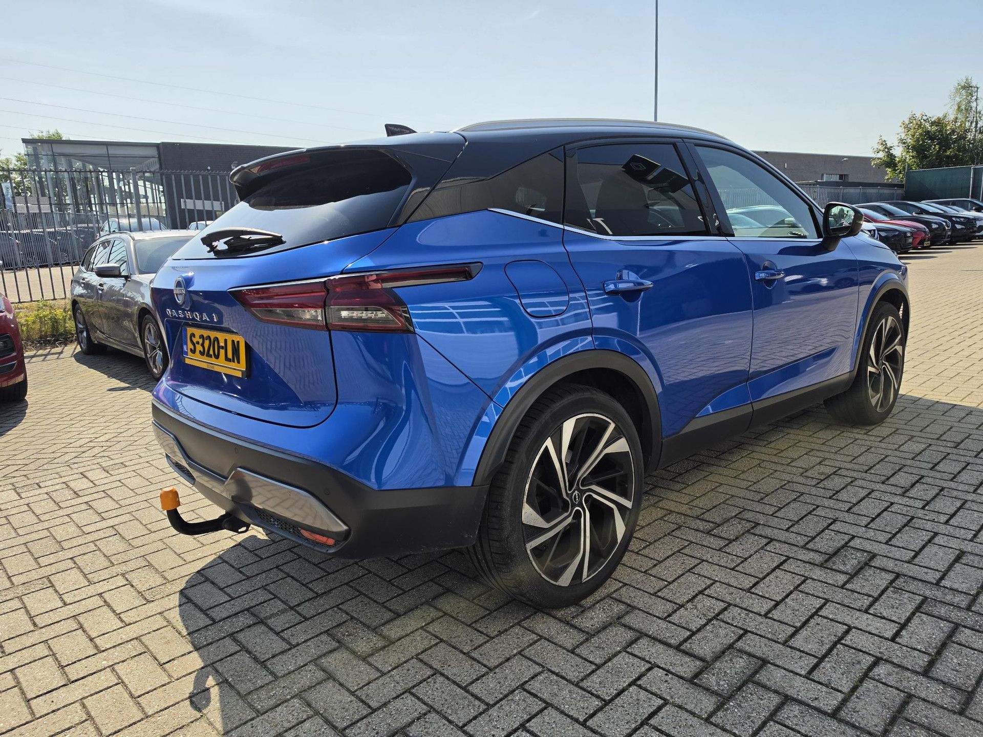 Nissan QASHQAI met kenteken S-320-LN – achteraanzicht