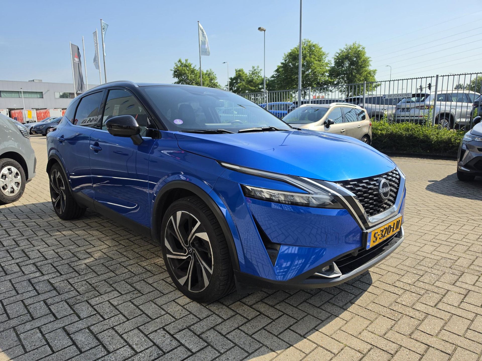 Nissan QASHQAI met kenteken S-320-LN – detailfoto