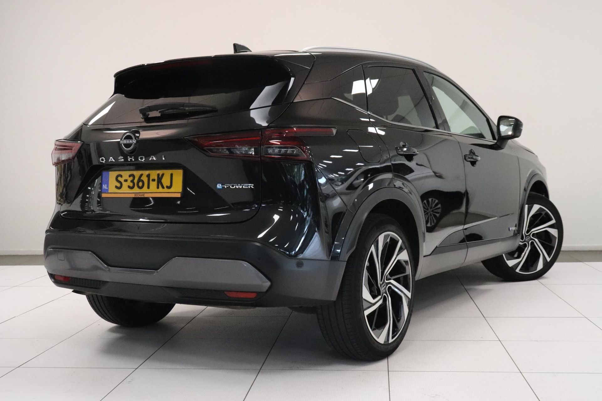 Nissan QASHQAI met kenteken S-361-KJ – achteraanzicht