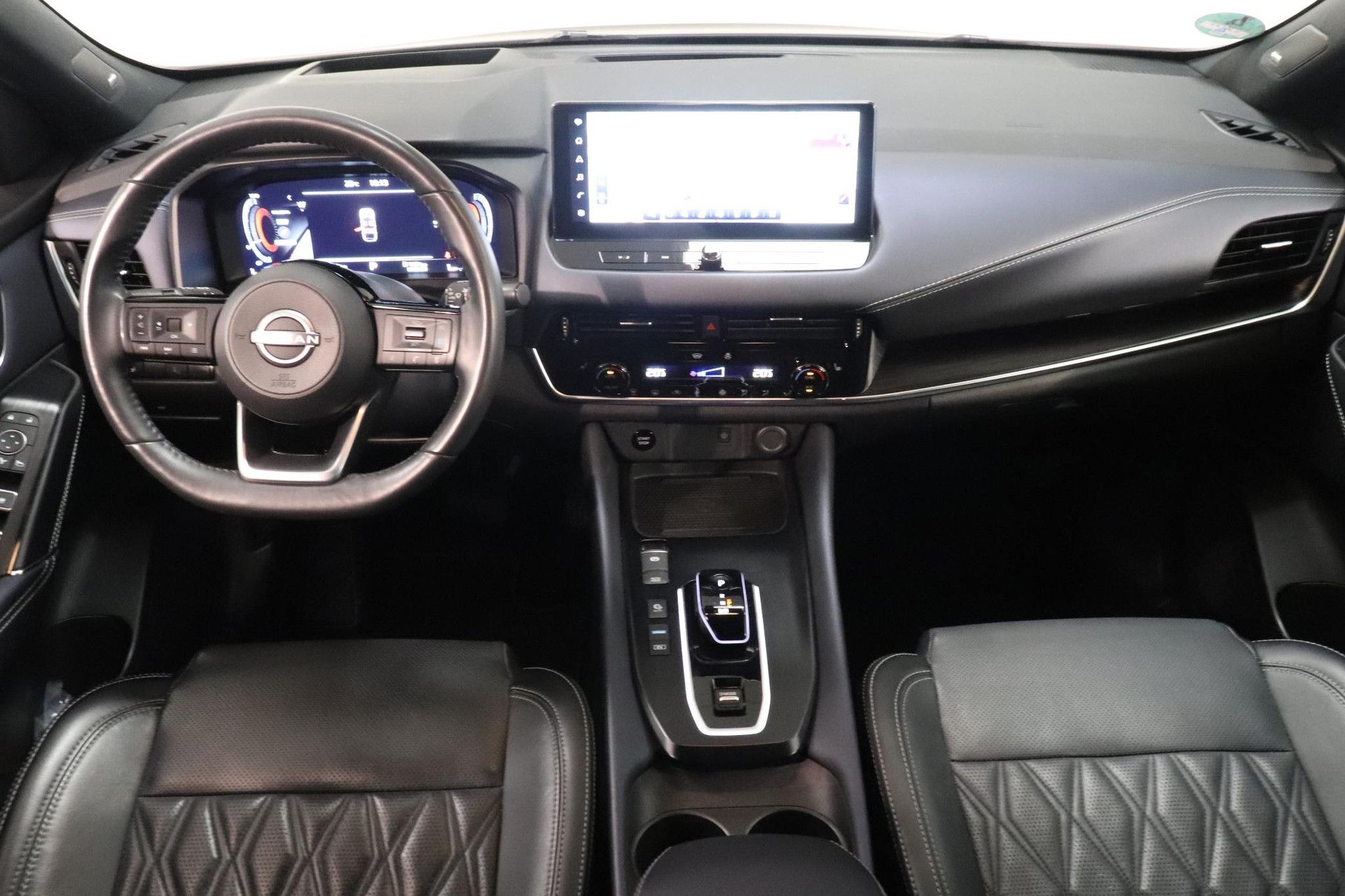 Nissan QASHQAI met kenteken S-361-KJ – interieur