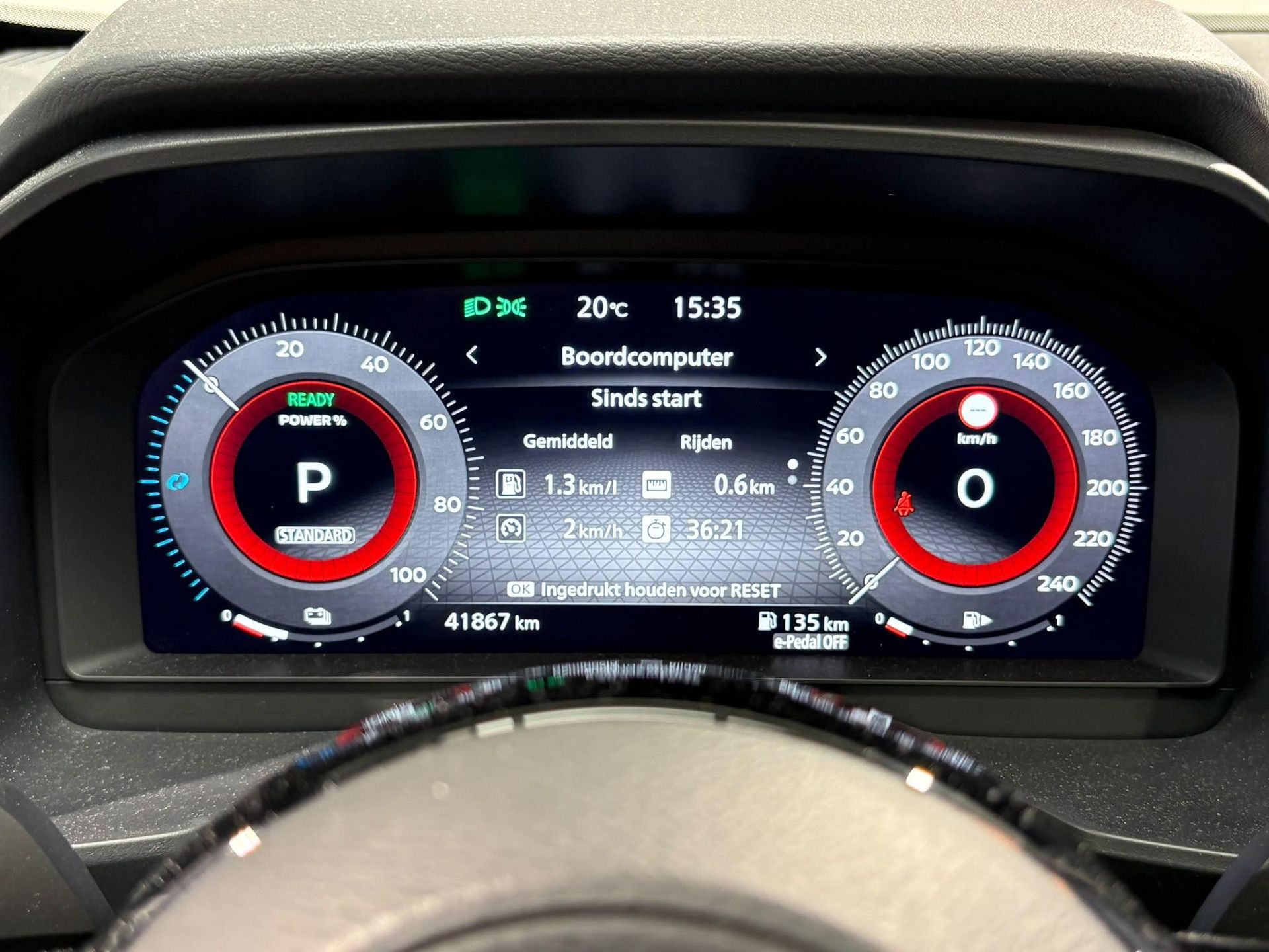 Nissan QASHQAI met kenteken S-817-TZ – interieur