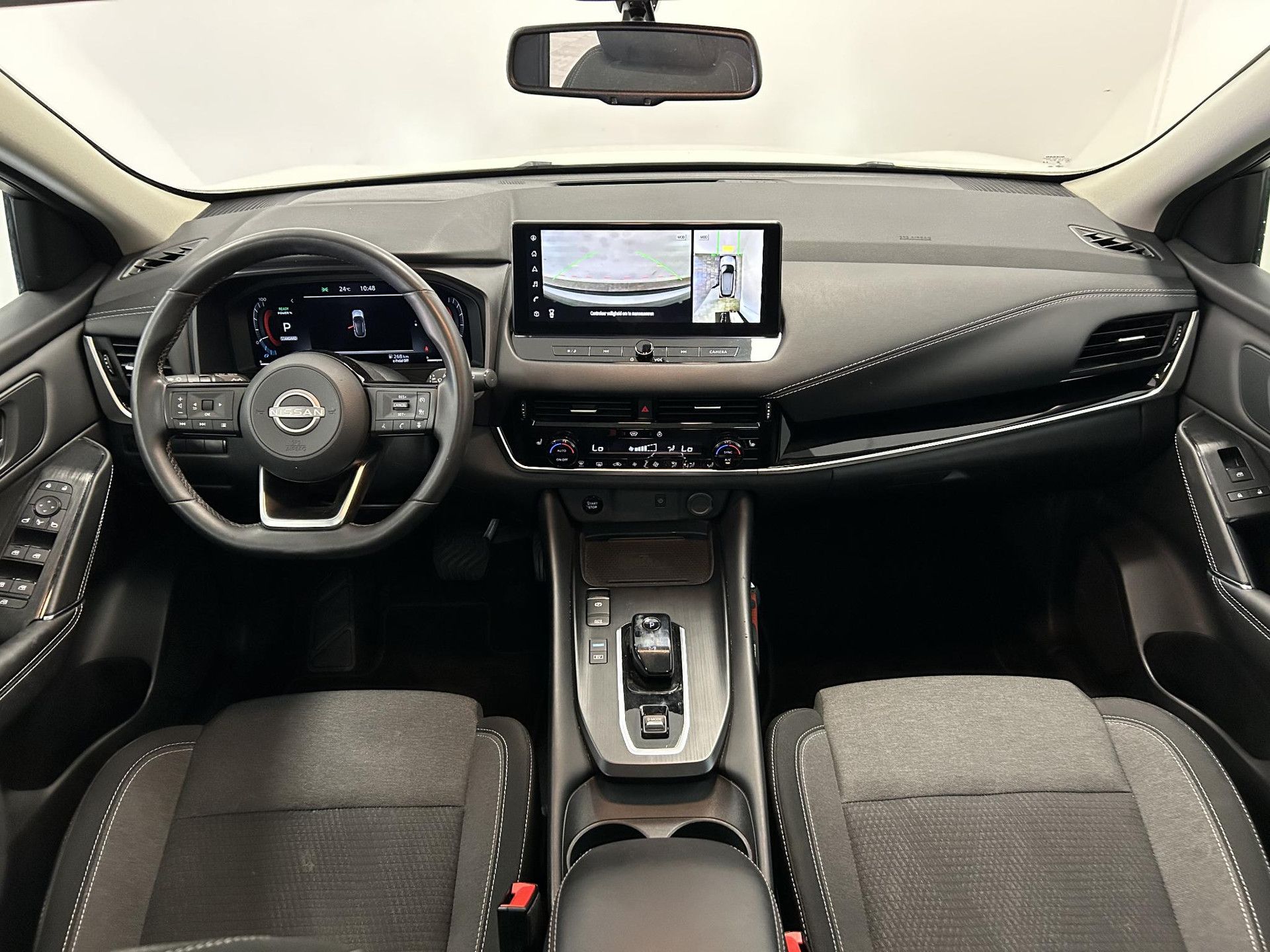 Nissan QASHQAI met kenteken X-220-NT – interieur