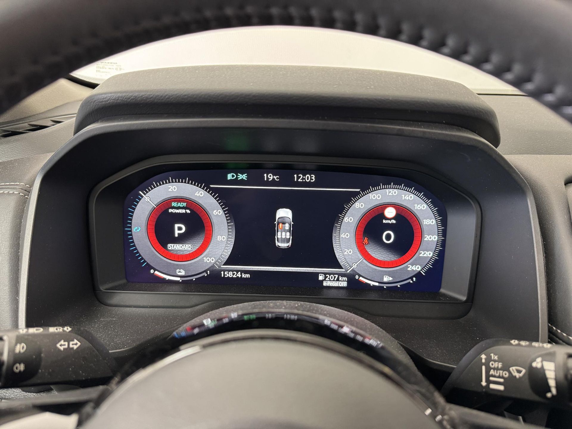 Nissan X-Trail met kenteken GXB-28-D – dashboard
