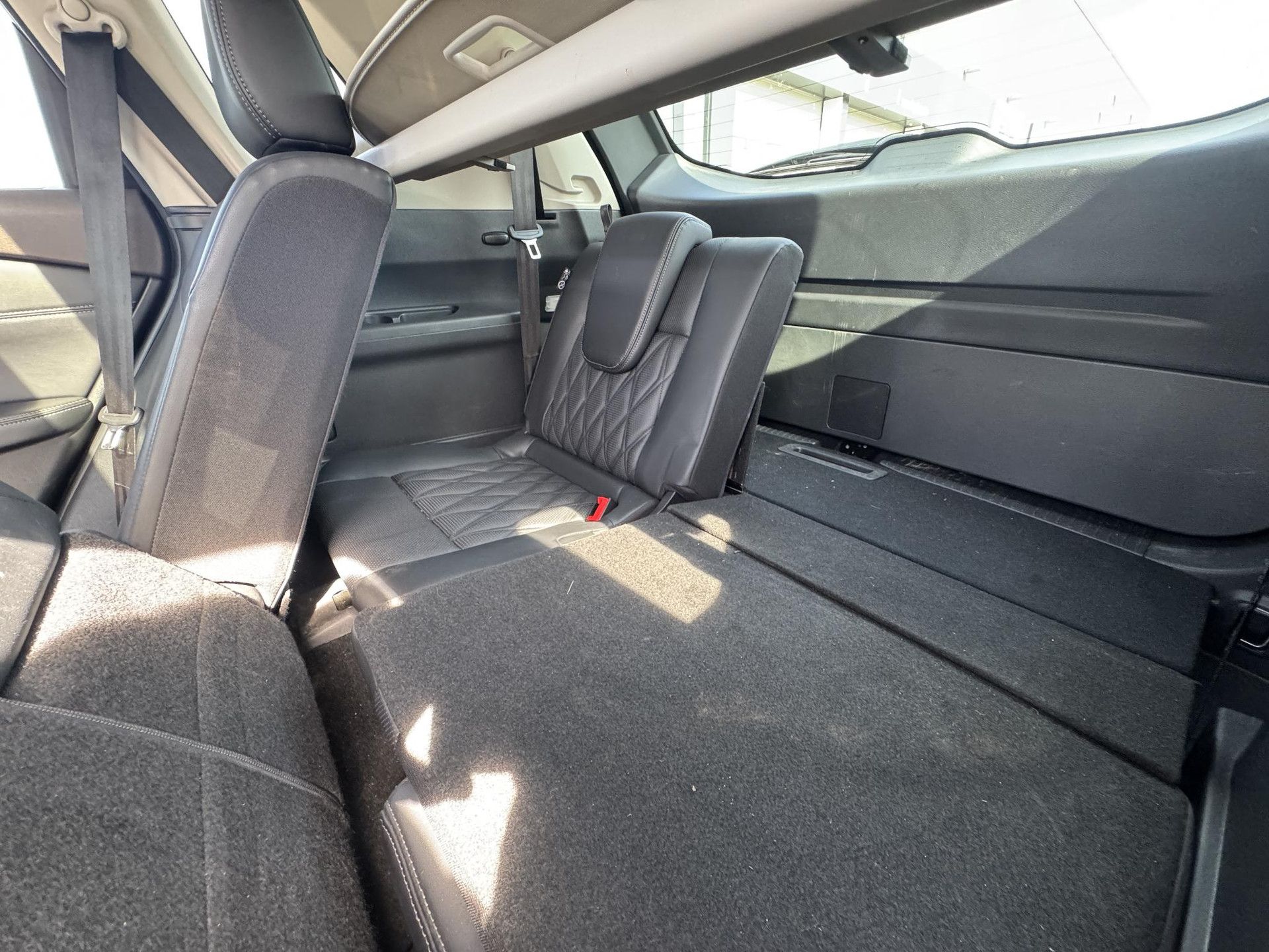 Nissan X-Trail met kenteken KLH-28-S – interieur