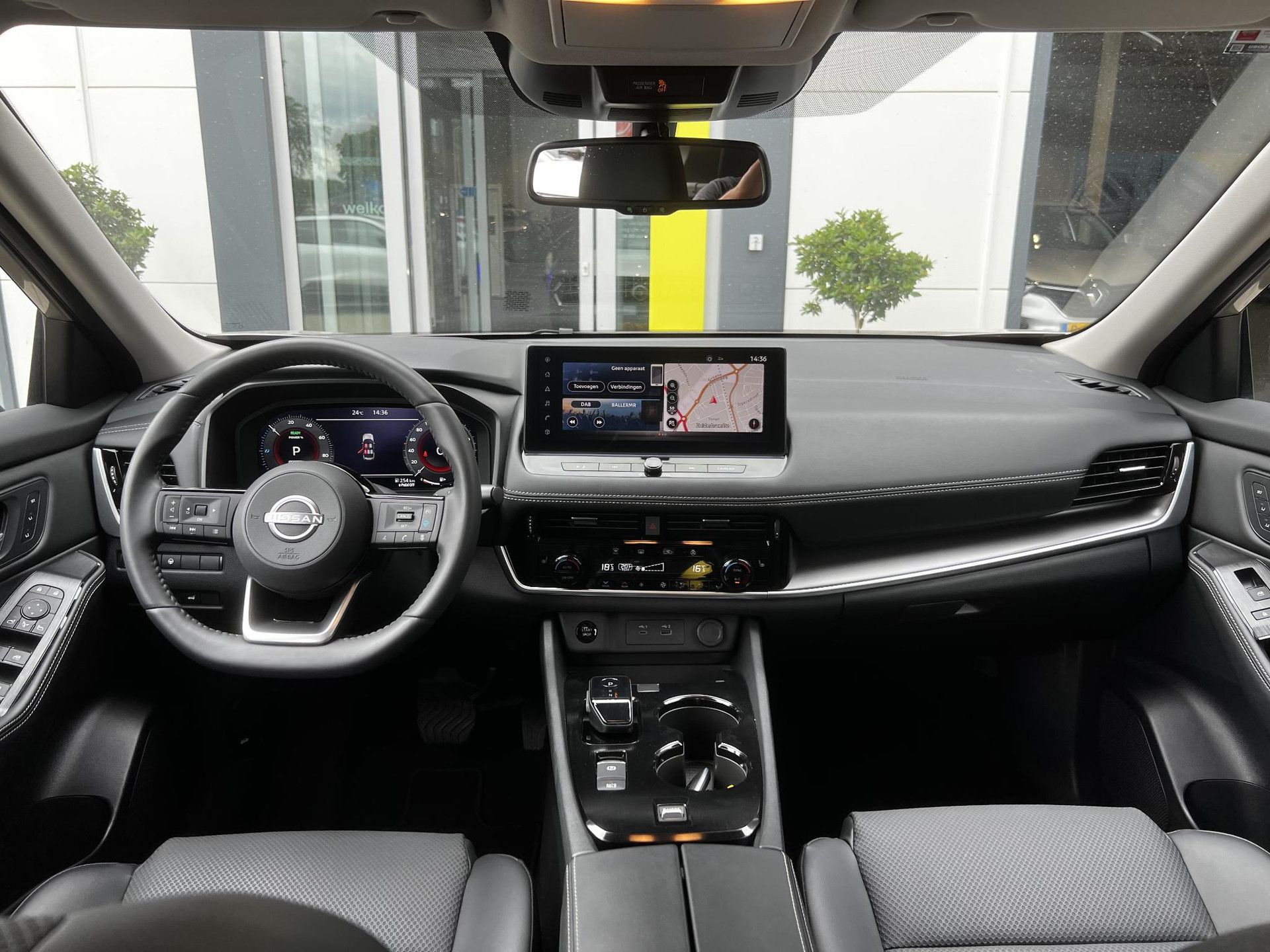 Nissan X-Trail met kenteken KLV-49-B – interieur