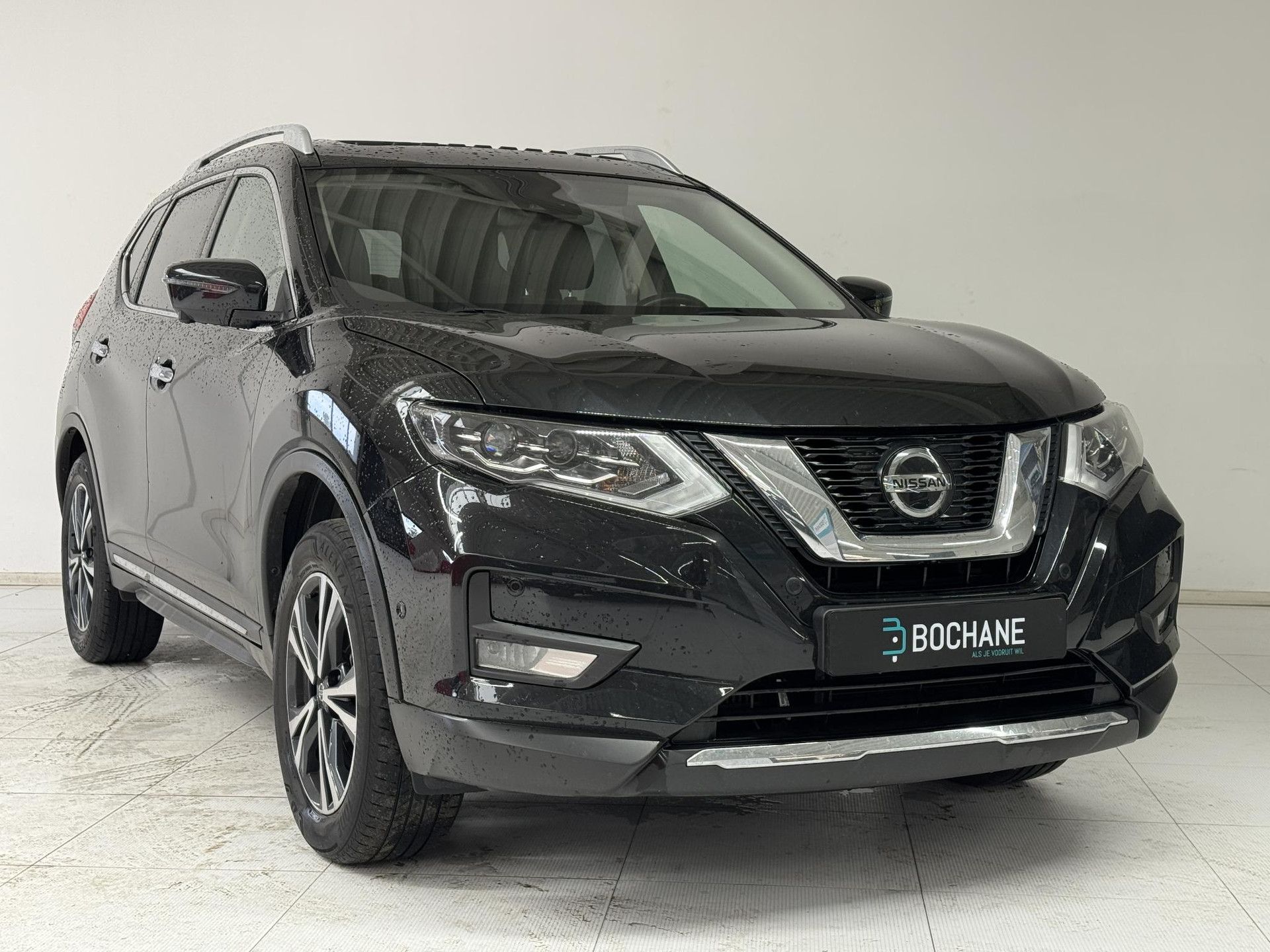 Nissan X-Trail met kenteken L-443-KX – detailfoto