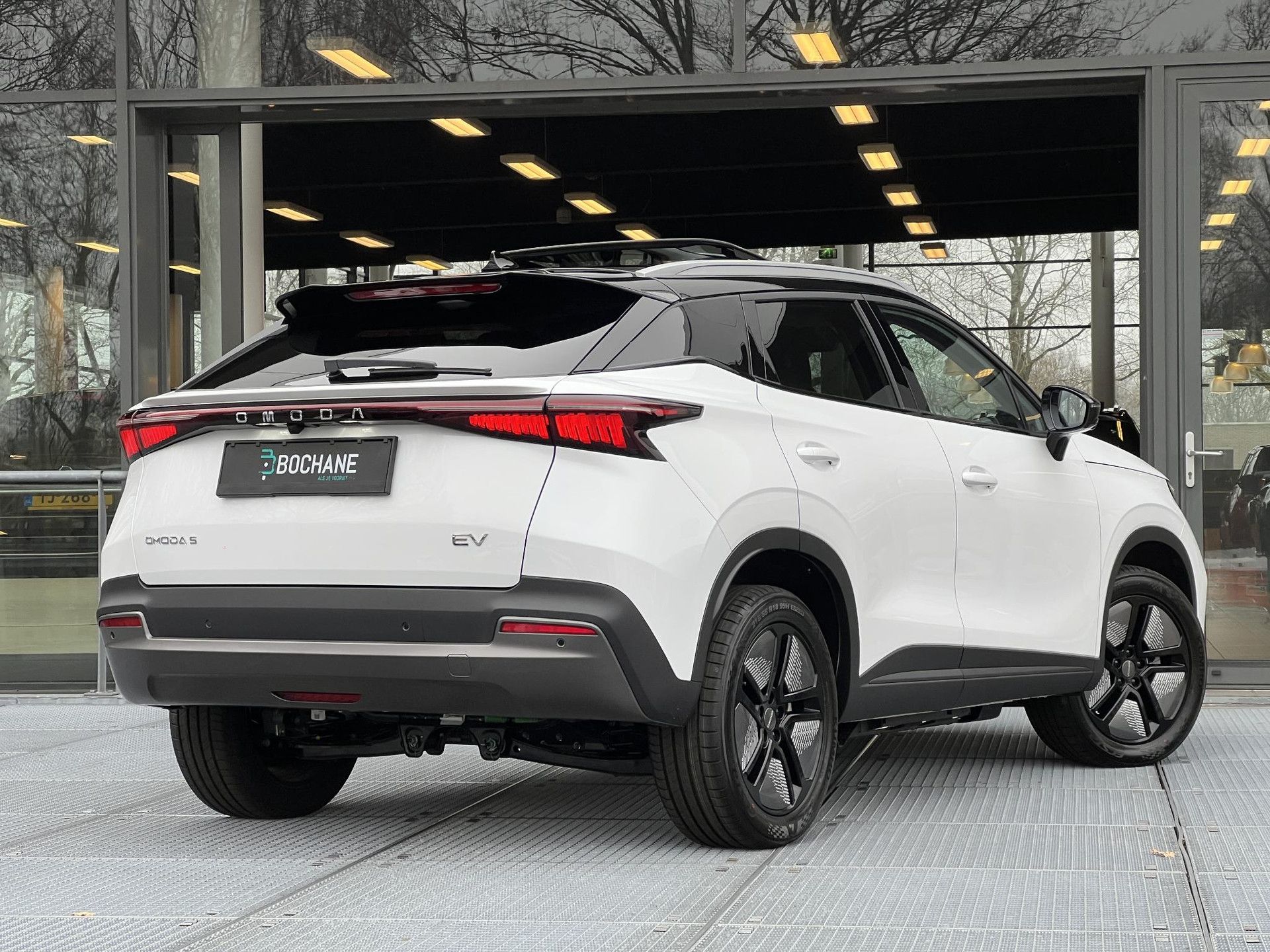 Omoda 5EV – achteraanzicht