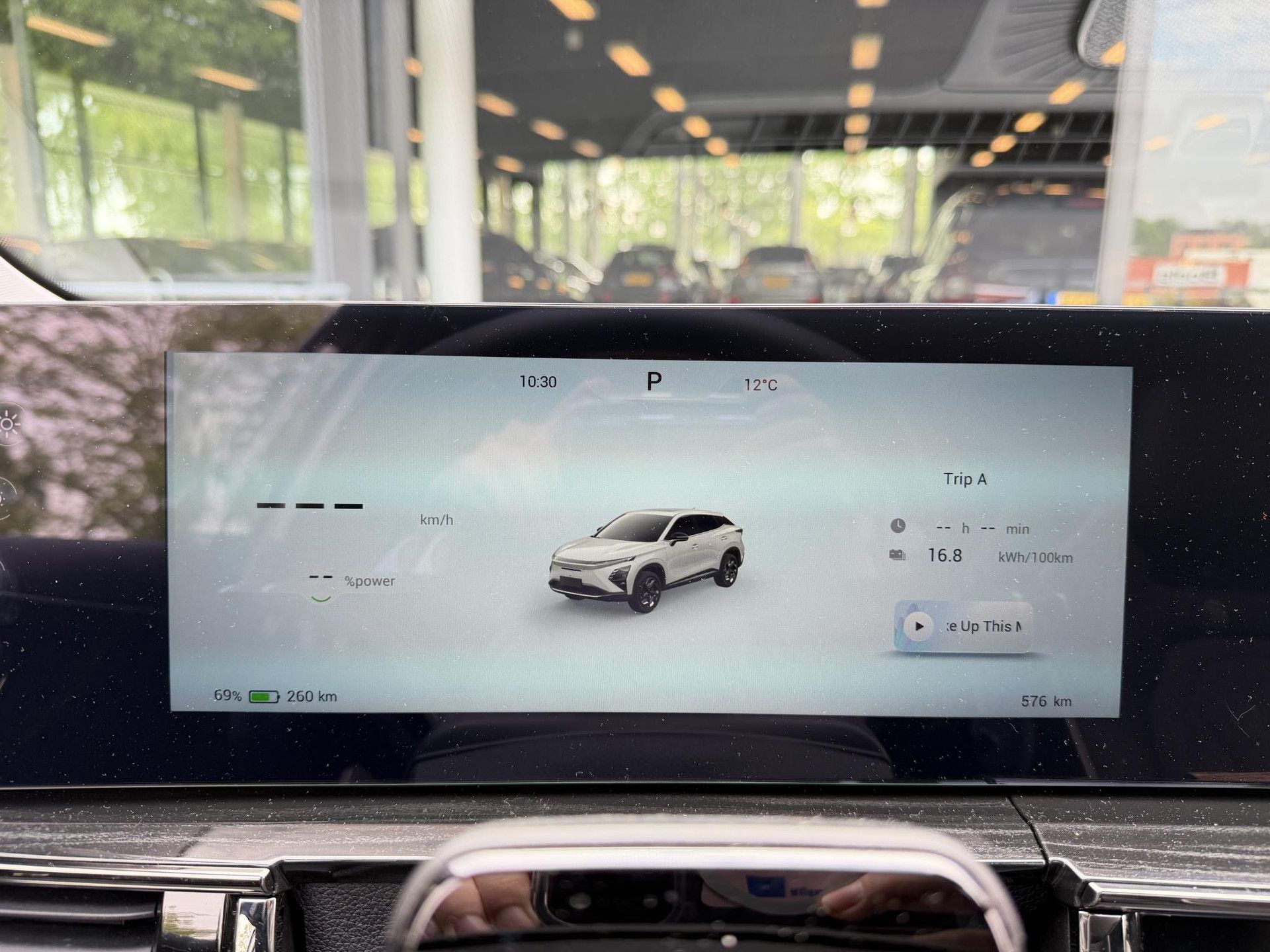 Omoda 5EV met kenteken KHB-79-F – dashboard