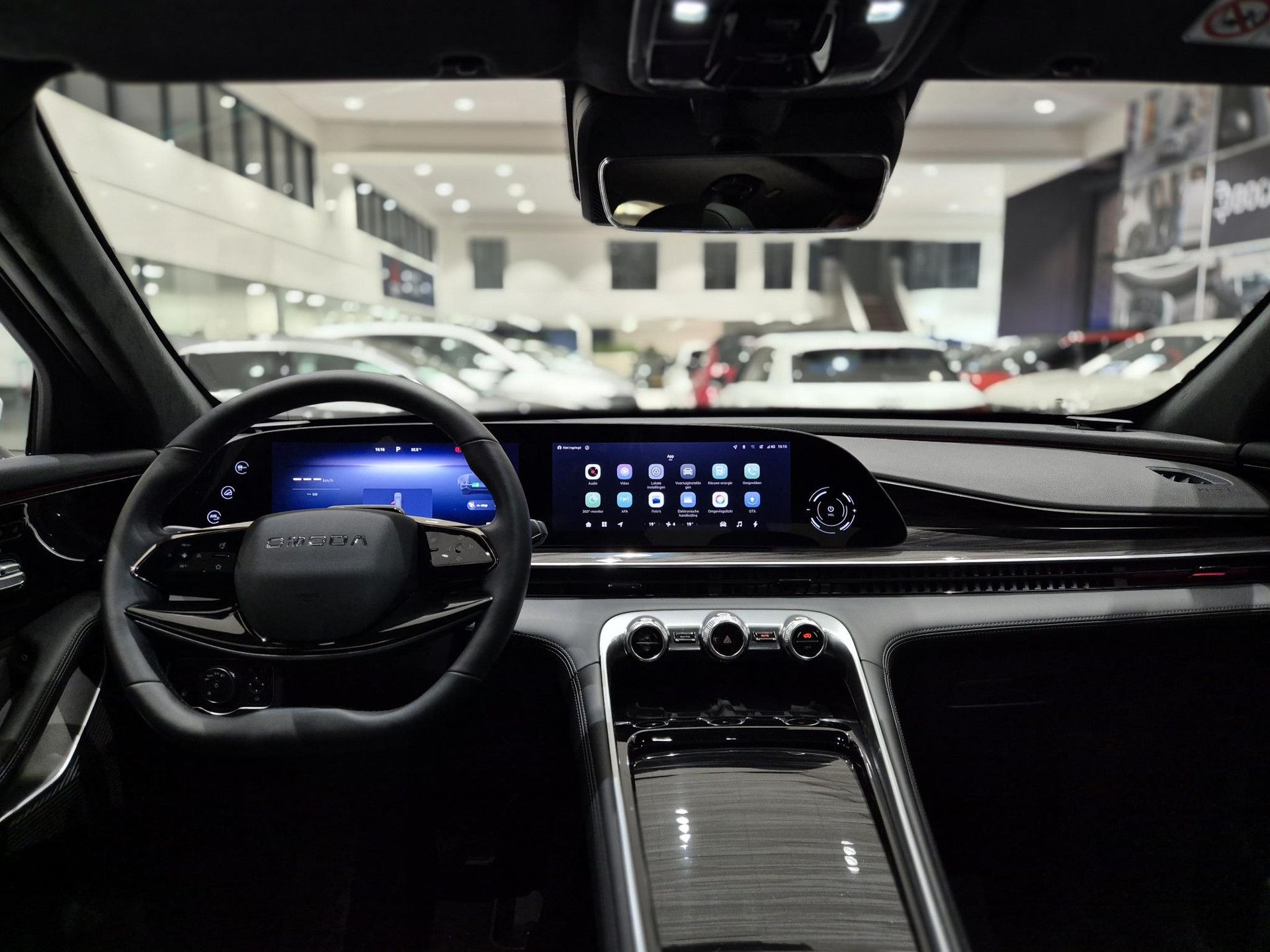 Omoda 9SHS met kenteken JLZ-08-G – interieur