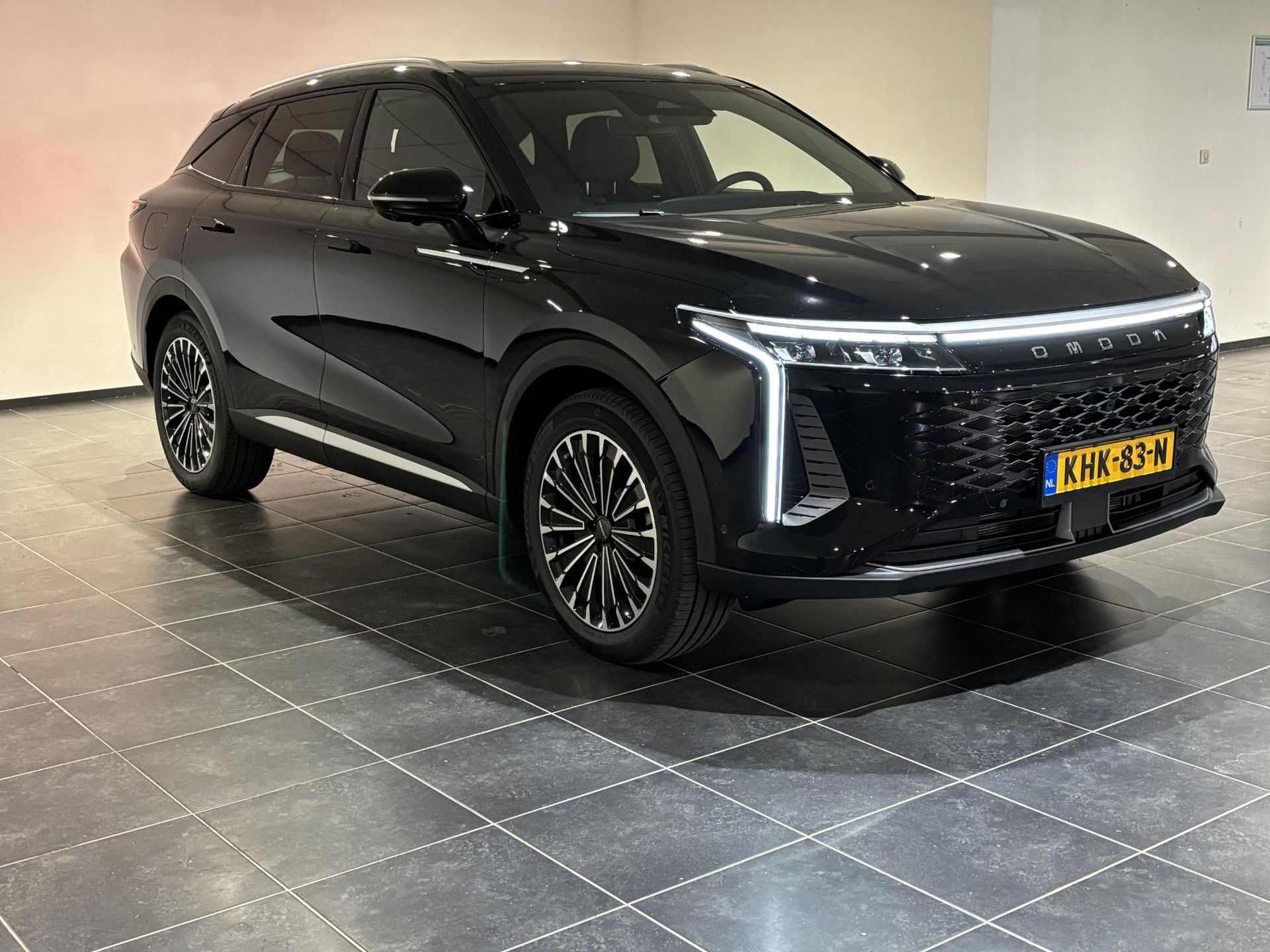 Omoda 9SHS met kenteken KHK-83-N – interieur