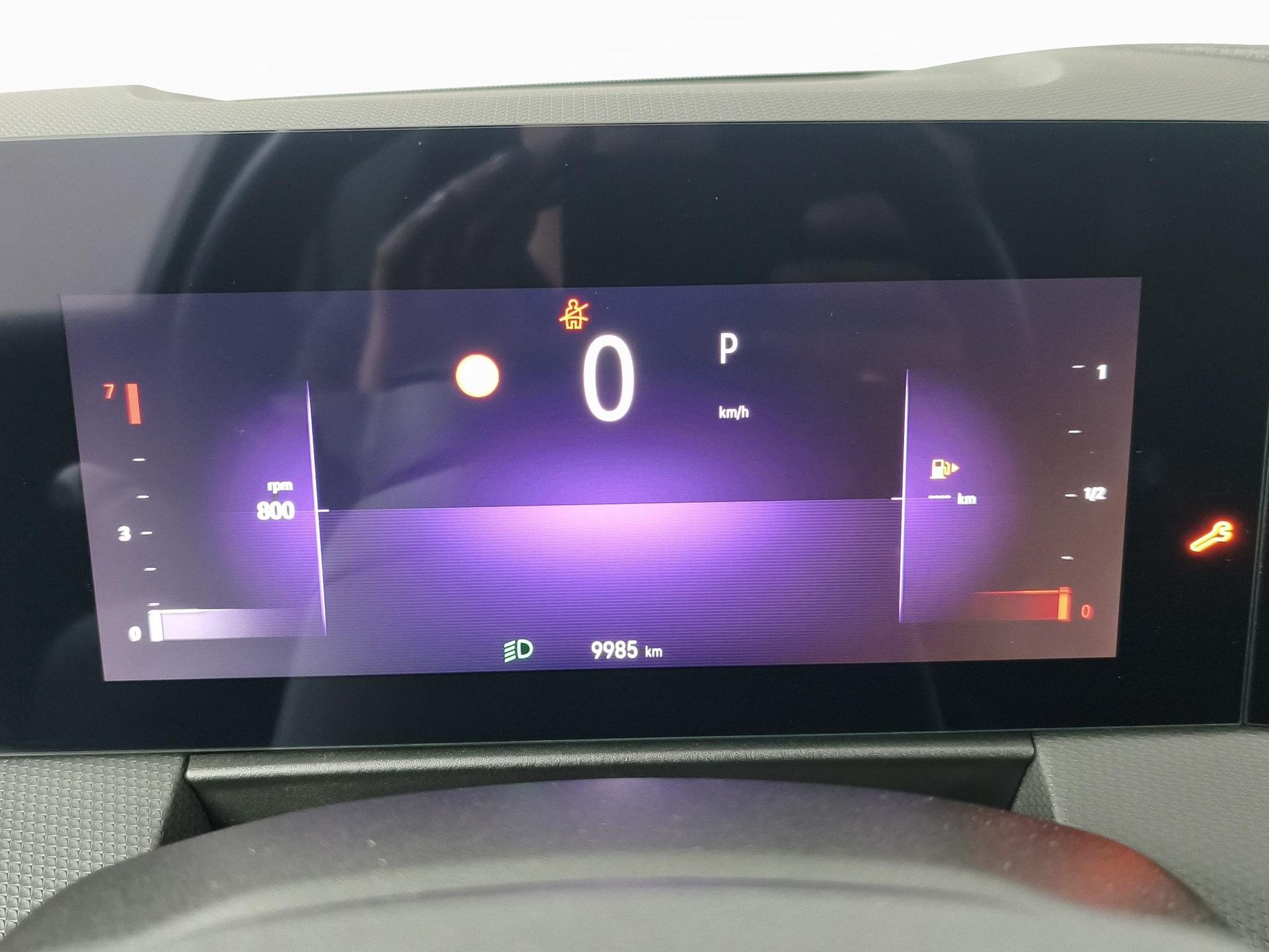 Opel Astra met kenteken JGX-67-D – dashboard
